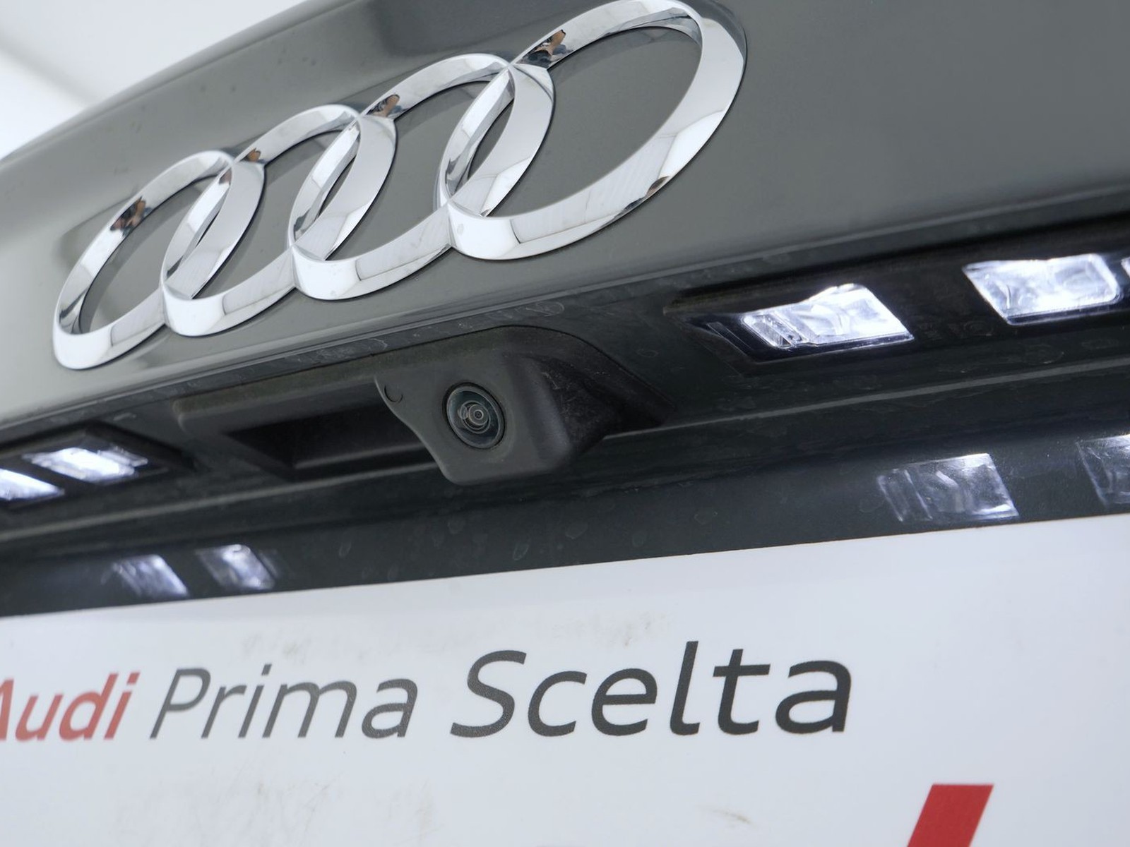 33 - Audi Q3 sportback 35 2.0 tdi s tronic