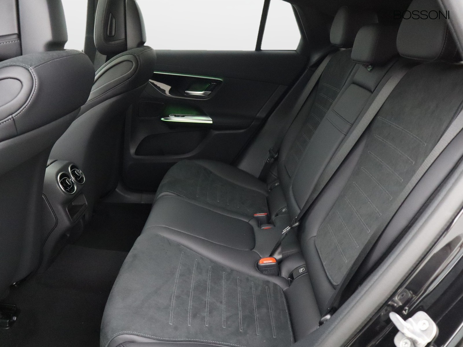8 - Mercedes GLC coupe 300 d amg line premium 4matic 9g-tronic