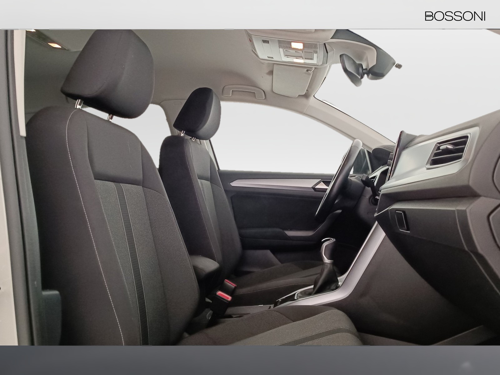 8 - Volkswagen T-Roc 2.0 tdi scr 115cv life