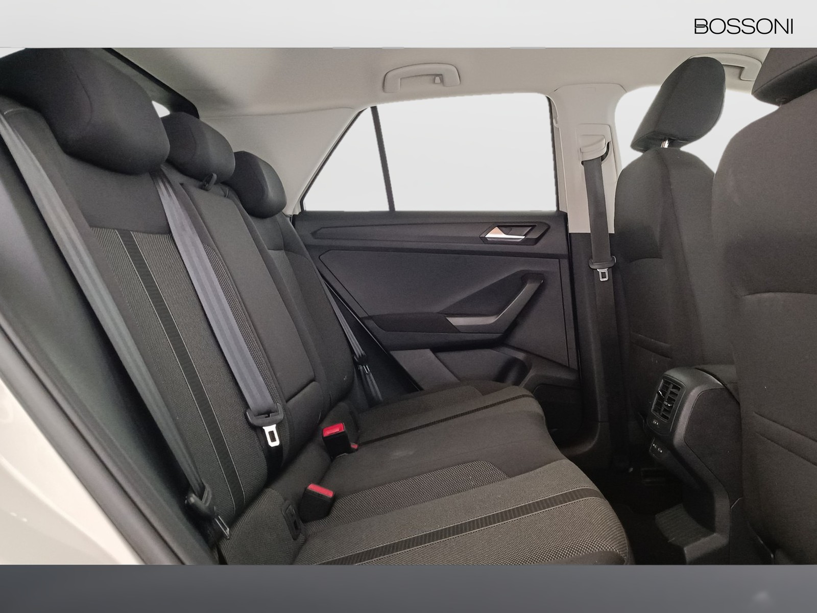 9 - Volkswagen T-Roc 2.0 tdi scr 115cv life