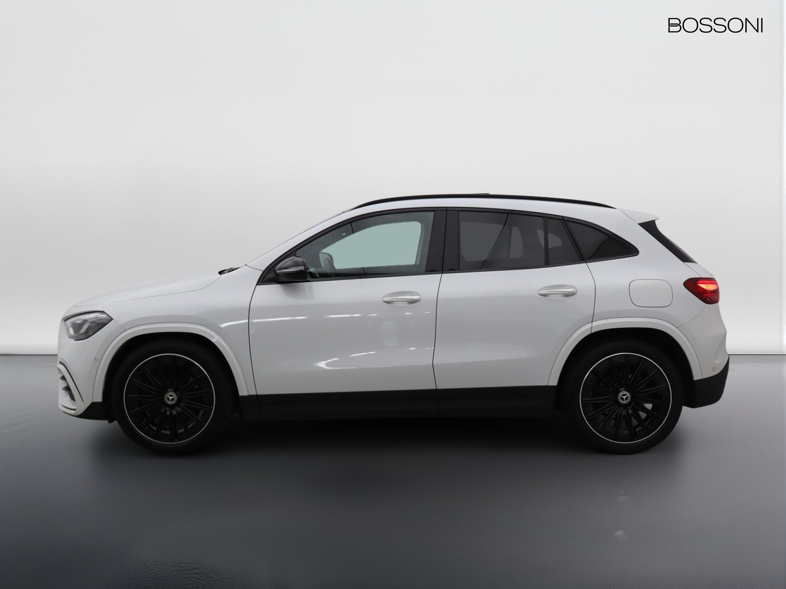 4 - Mercedes GLA 200 d amg line premium 8g-dct