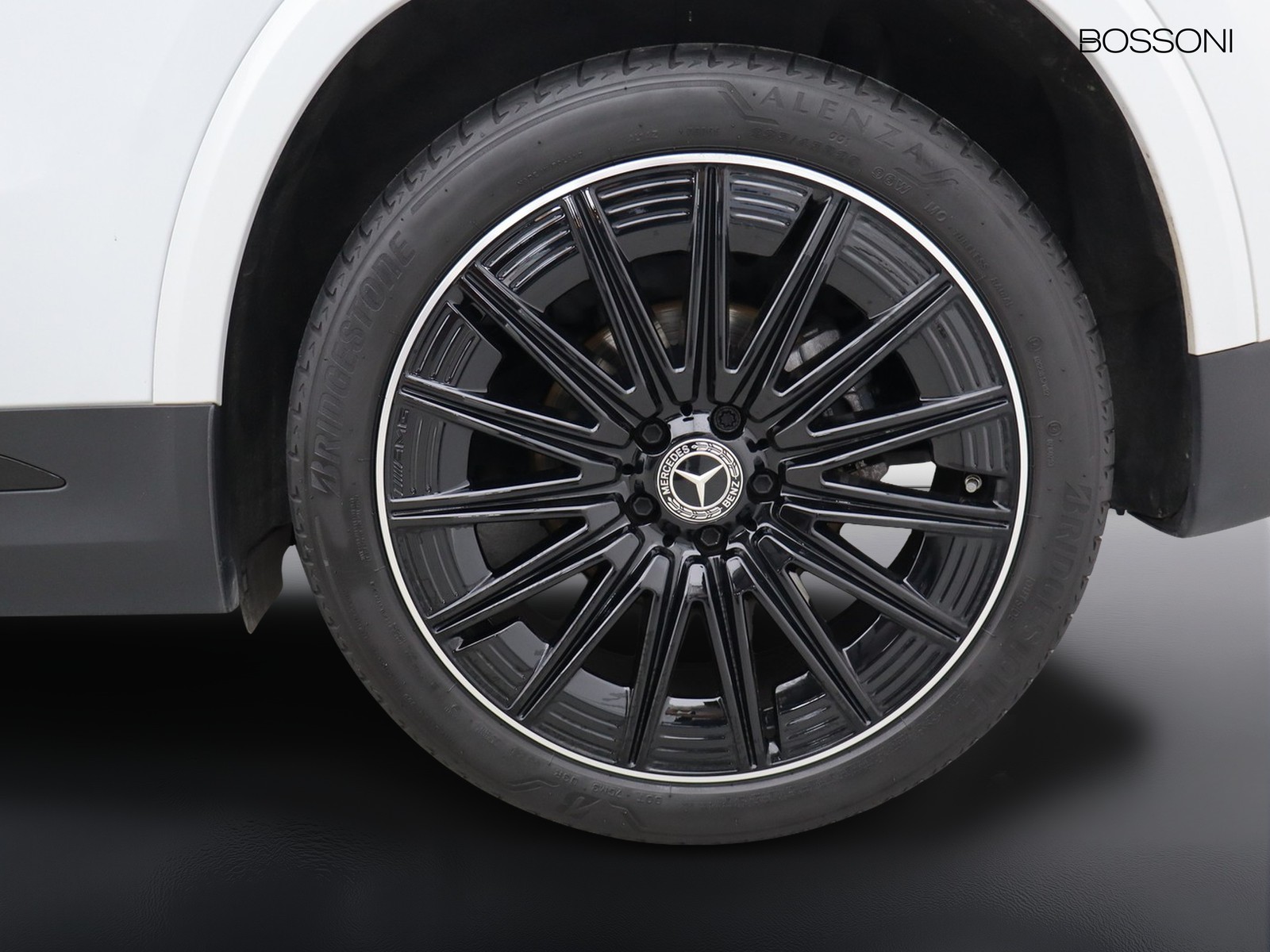 5 - Mercedes GLA 200 d amg line premium 8g-dct