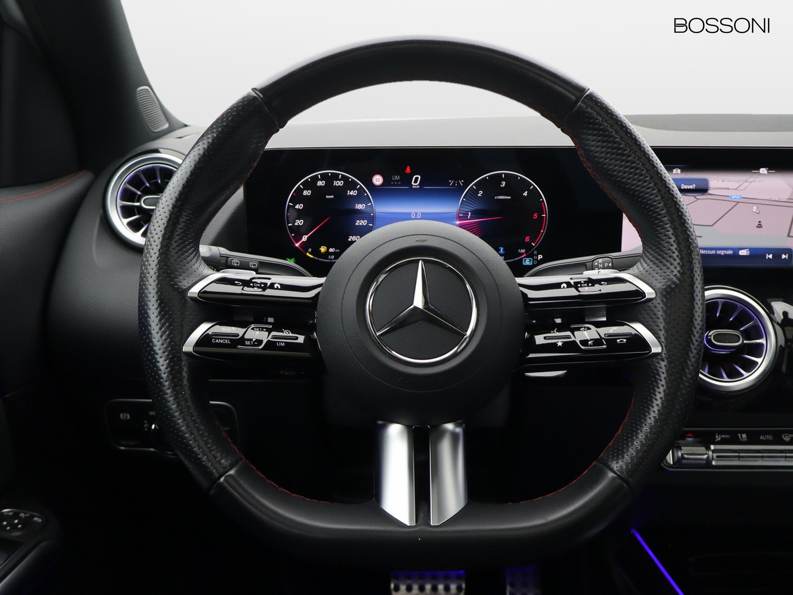 18 - Mercedes GLA 200 d amg line premium 8g-dct