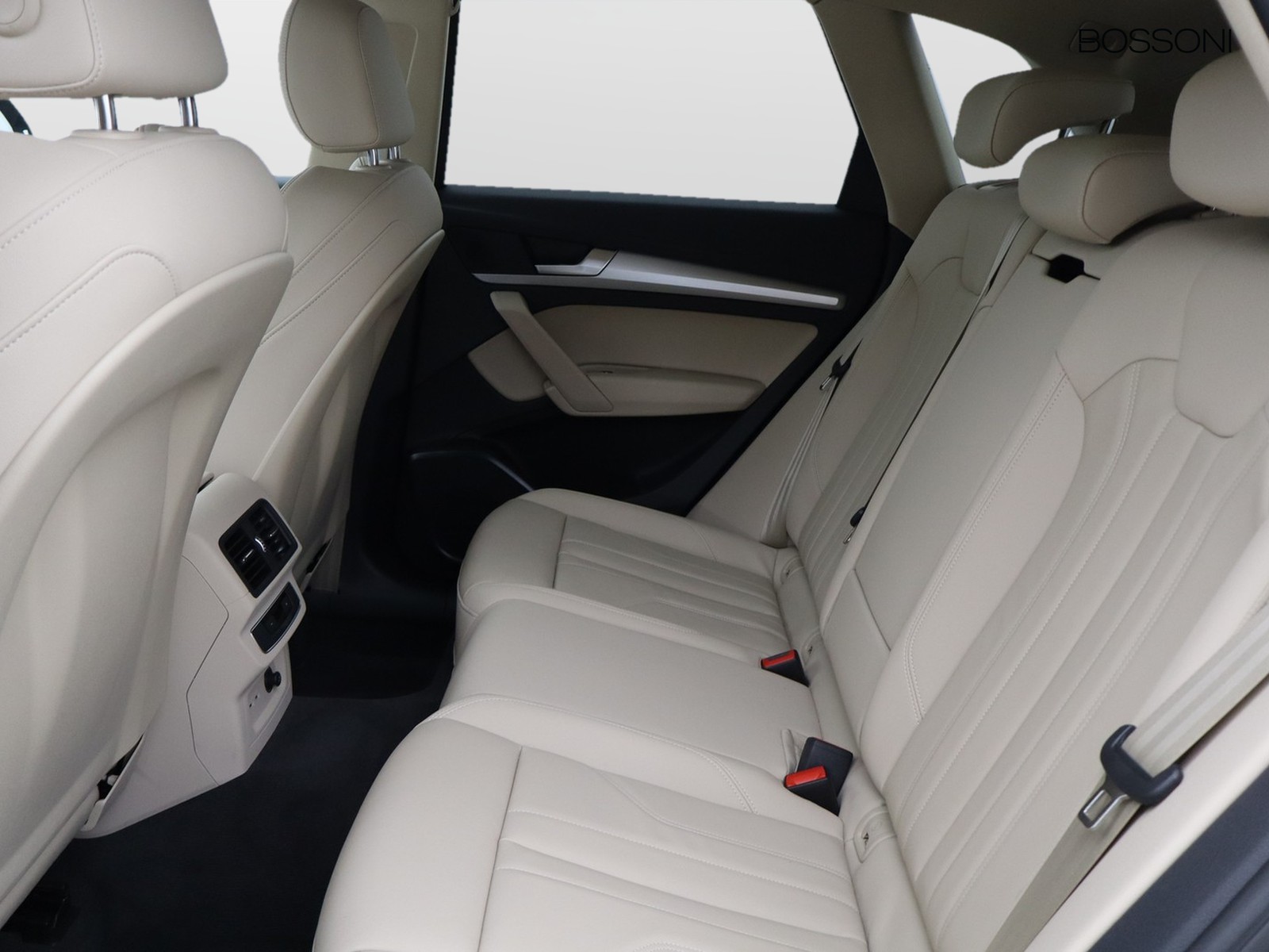 8 - Audi Q5 40 2.0 tdi mhev 12v s line plus quattro s tronic