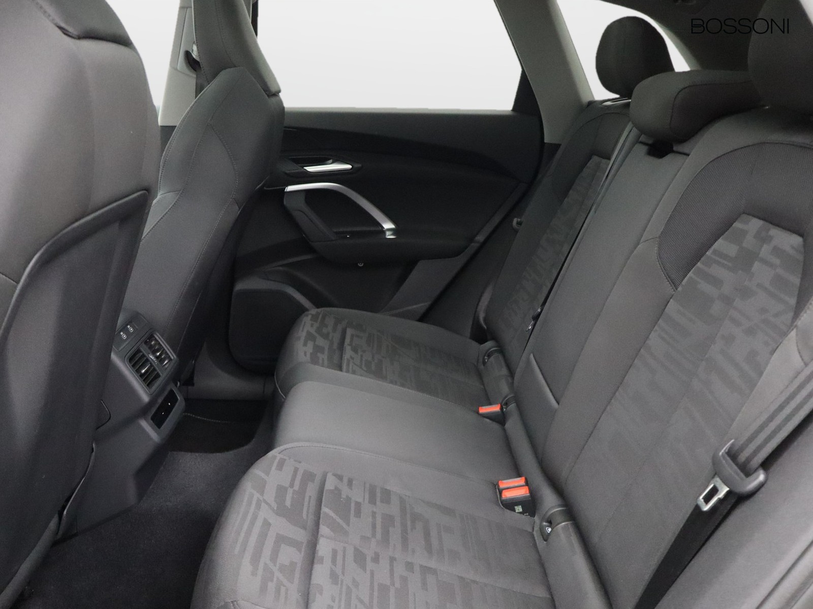8 - Audi Q5 2.0 tfsi mhev+ 204cv business advanced quattro s tronic