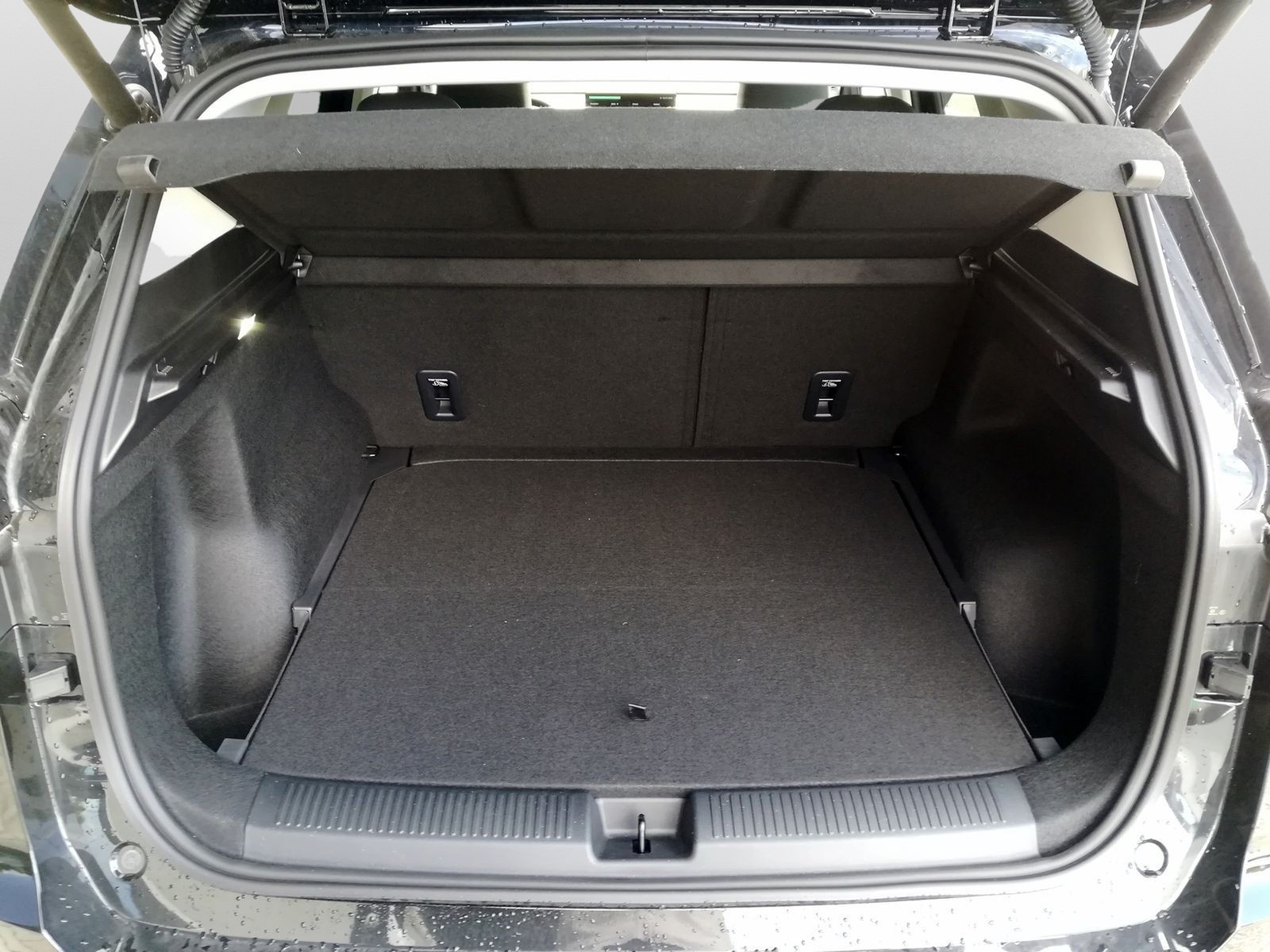 6 - Mg MGS5 EV ev luxury 64
