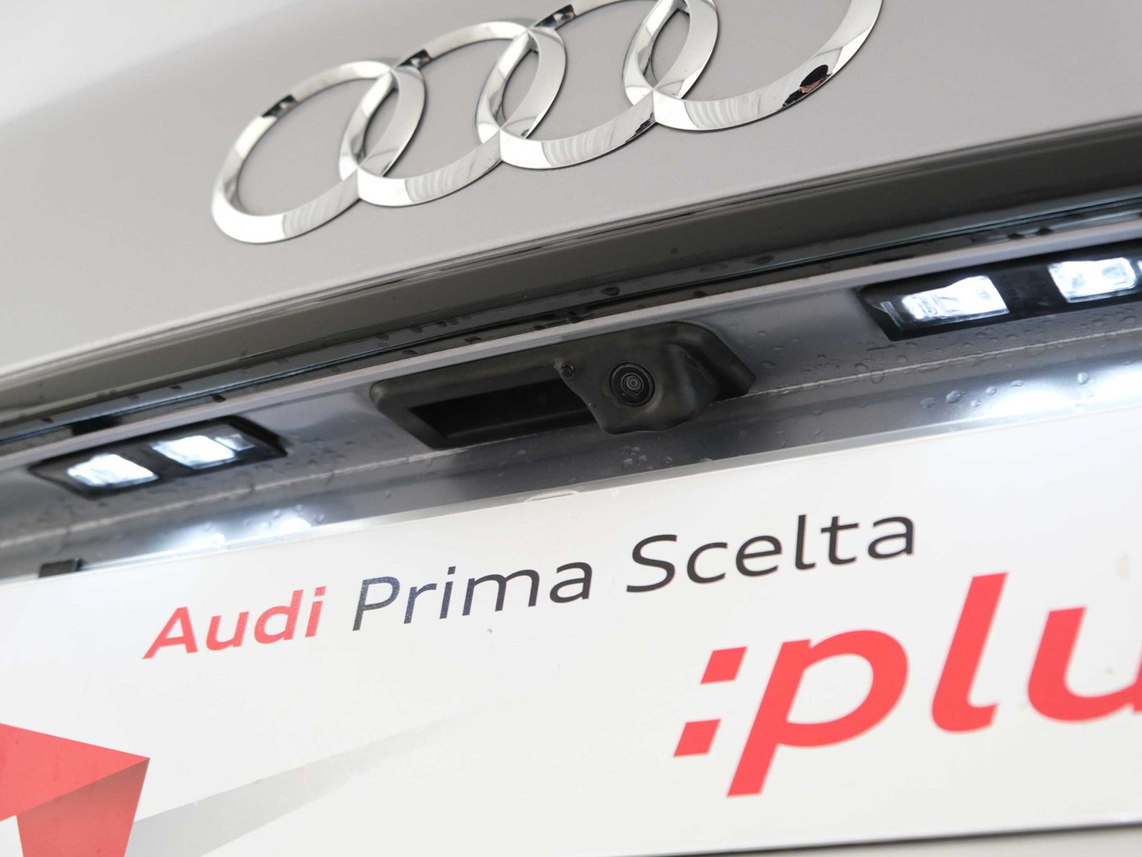 8 - Audi Q5 sportback 40 2.0 tdi mhev 12v s line quattro s tronic