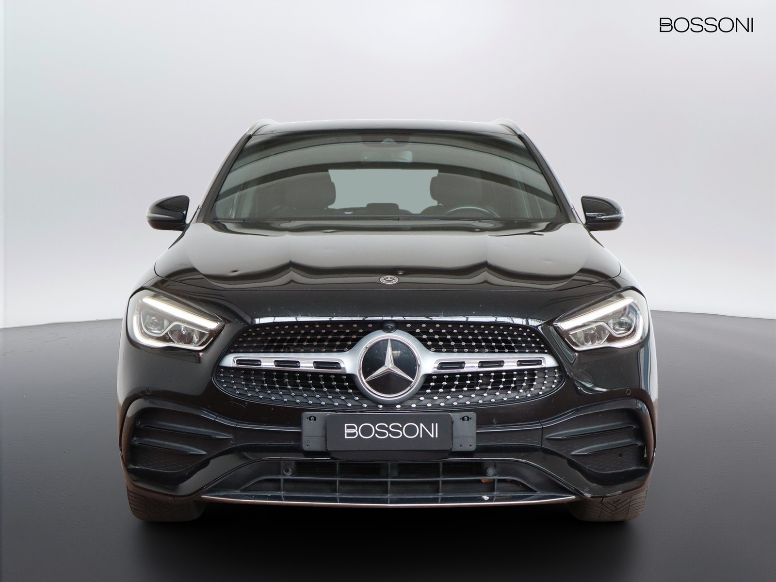 2 - Mercedes GLA 200 d premium 8g-dct