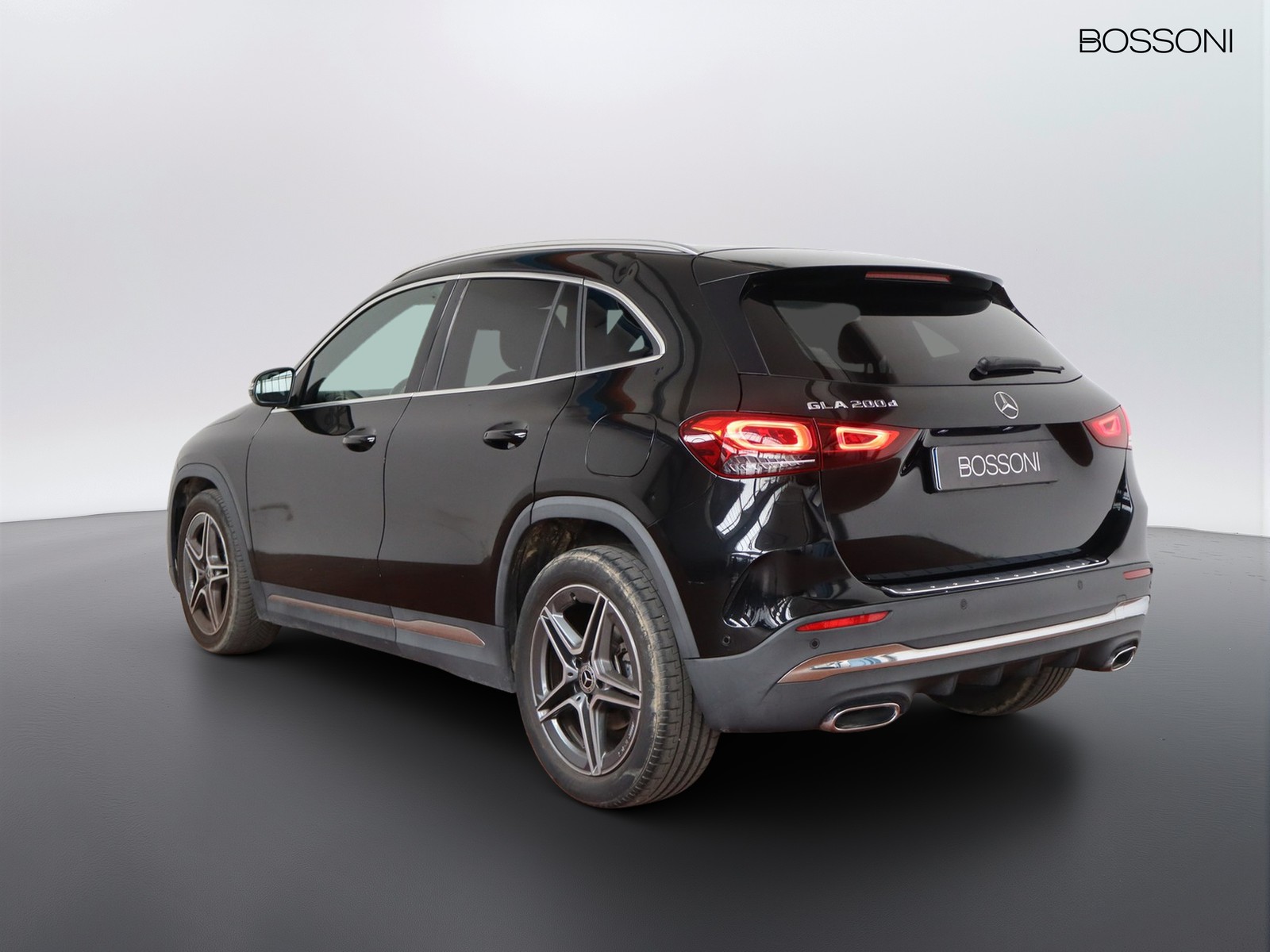 5 - Mercedes GLA 200 d premium 8g-dct