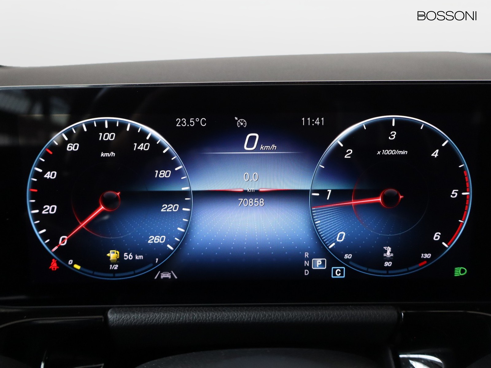 9 - Mercedes GLA 200 d premium 8g-dct