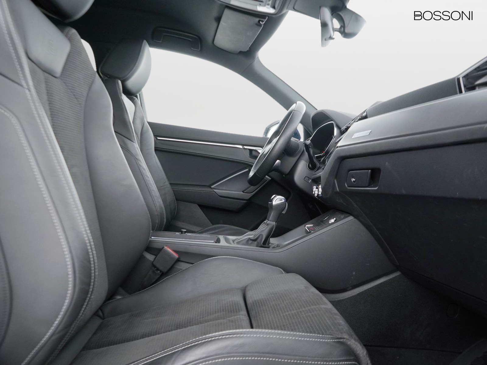 16 - Audi Q3 sportback 35 2.0 tdi s line edition s tronic