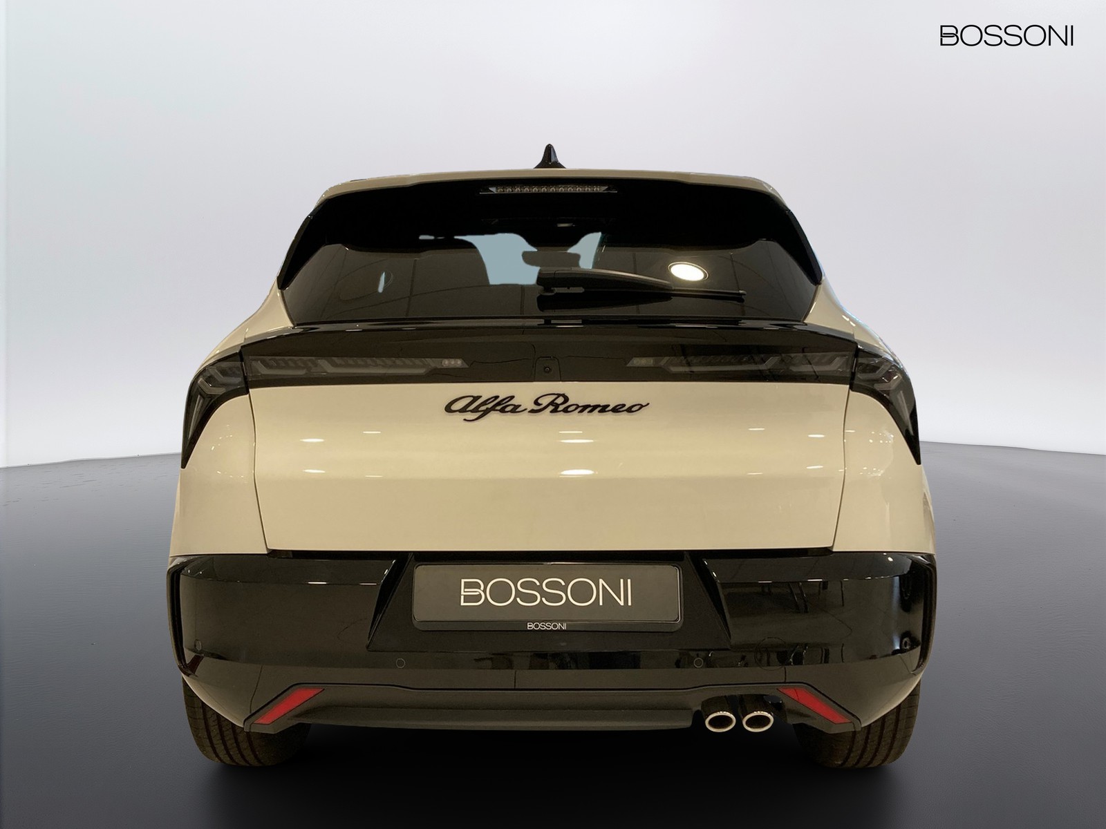 4 - Alfa Romeo Junior 1.2 hybrid 145cv ibrida edct6