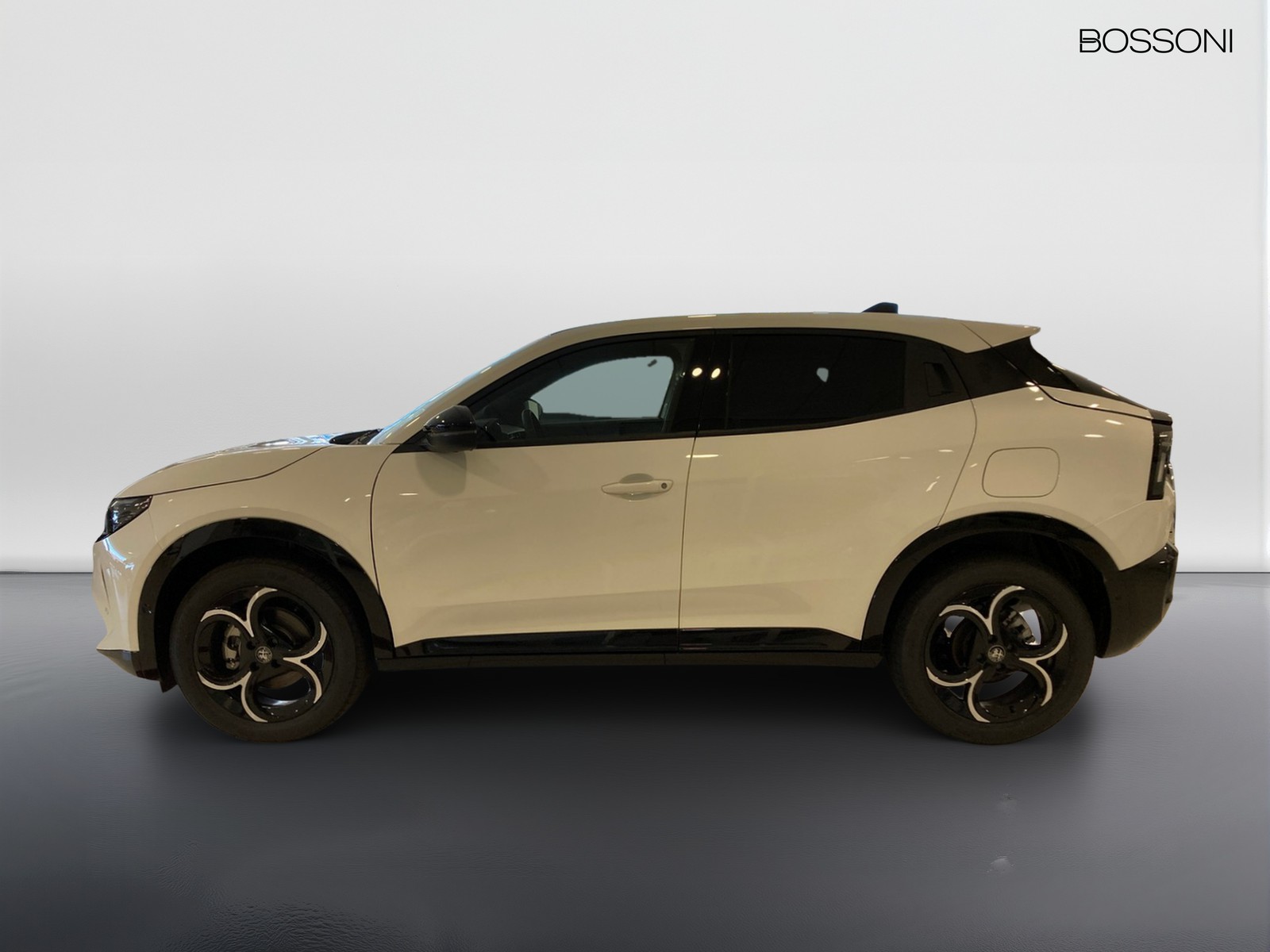 5 - Alfa Romeo Junior 1.2 hybrid 145cv ibrida edct6