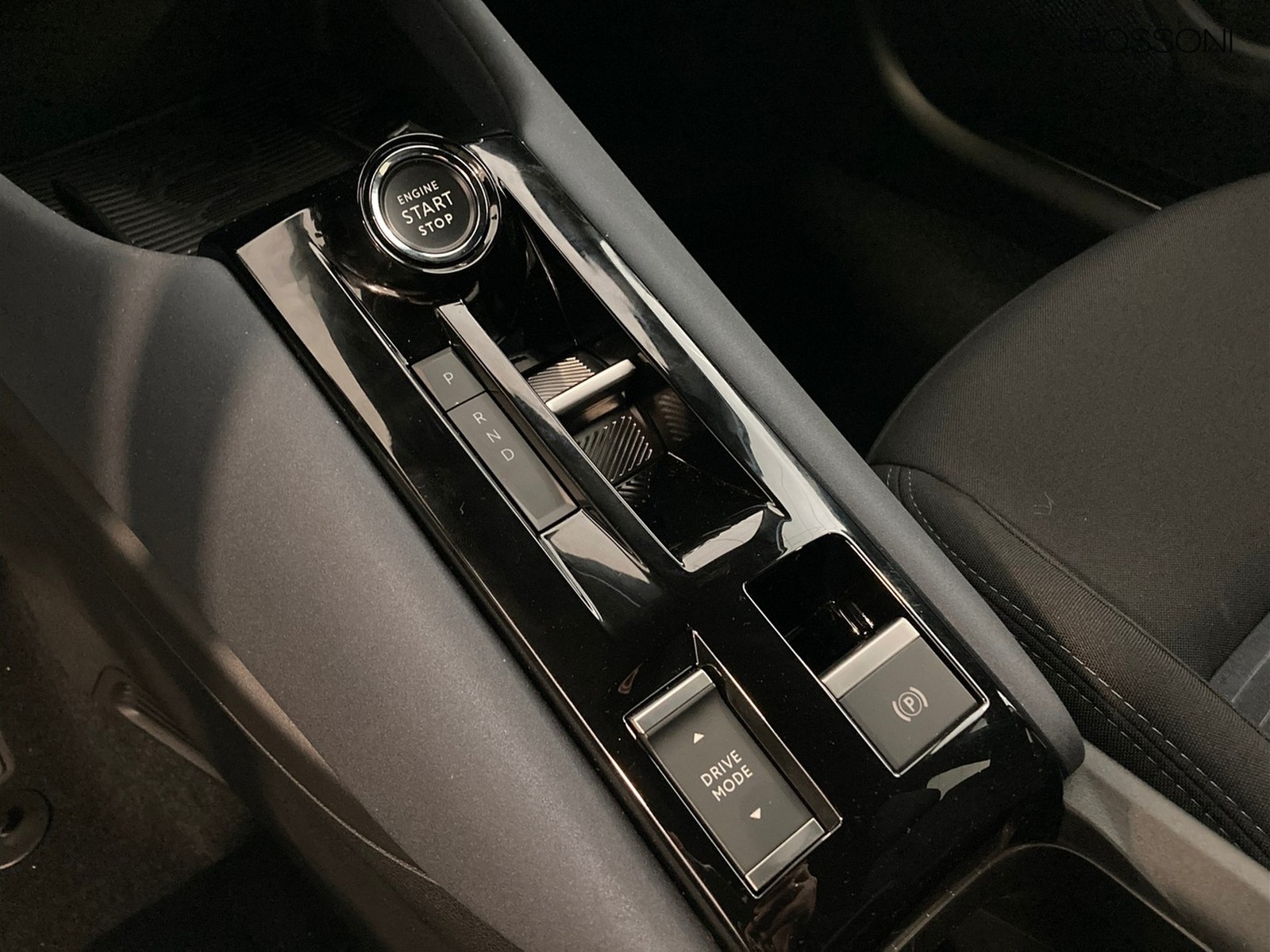 17 - Alfa Romeo Junior 1.2 hybrid 145cv ibrida edct6