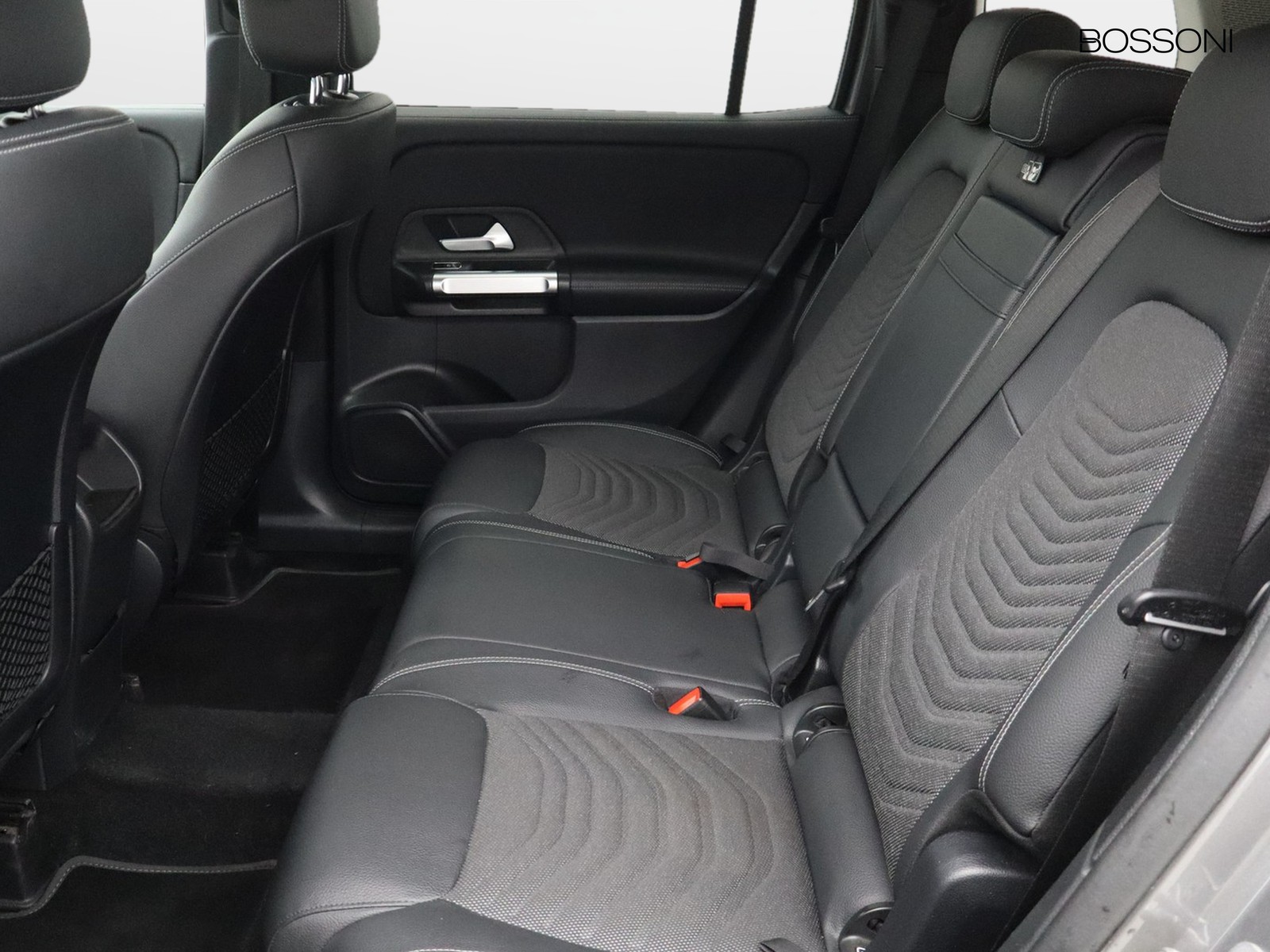 8 - Mercedes GLB 200 d progressive advanced plus 4matic 8g-dct