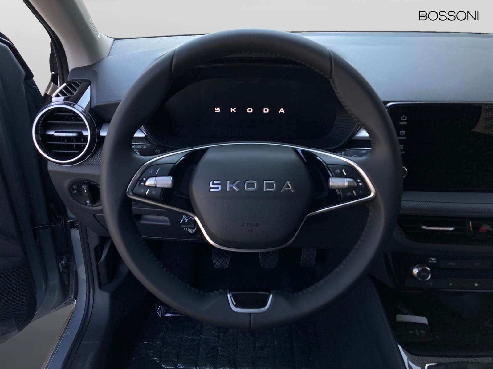 11 - Skoda Fabia 1.0 mpi 80cv your way