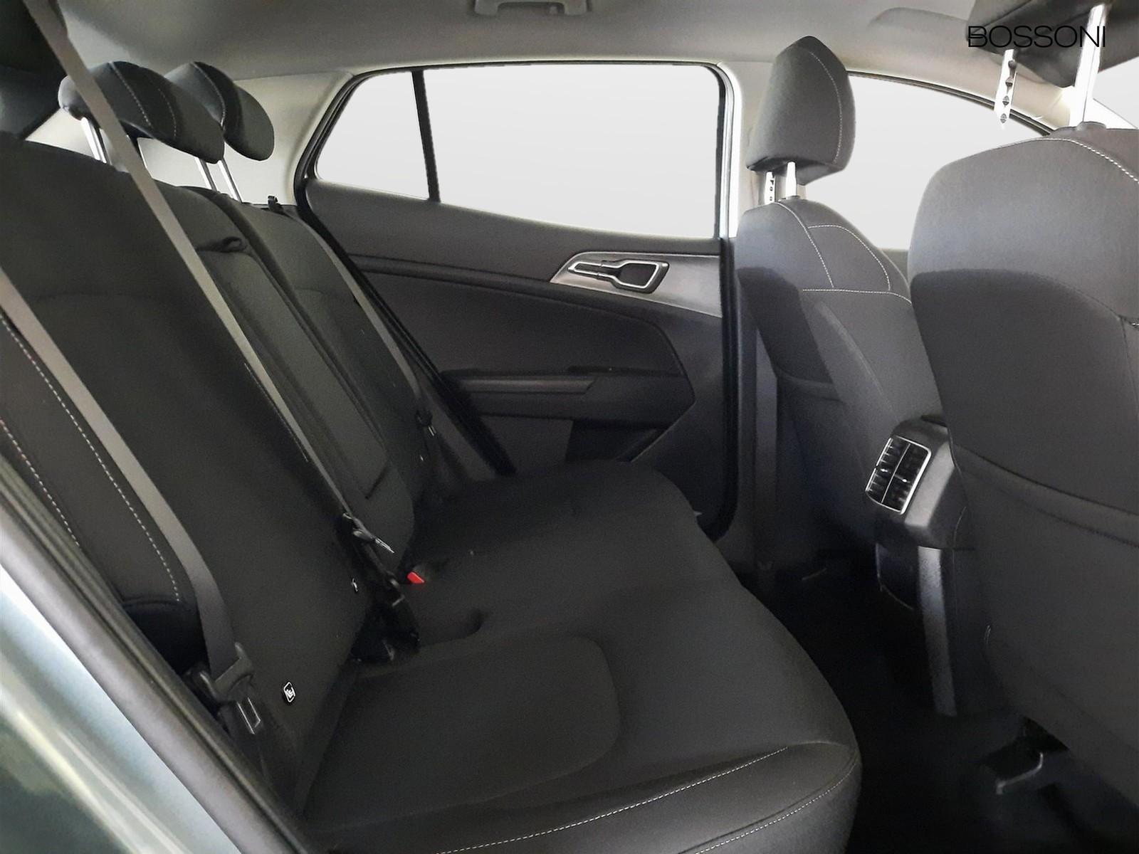 10 - Kia Sportage 1.6 t-gdi mhev business dct