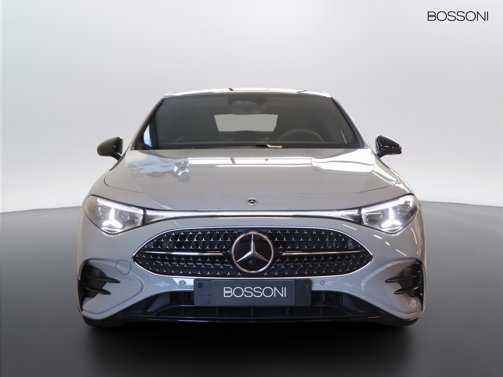 2 - Mercedes CLA 200 amg line premium auto