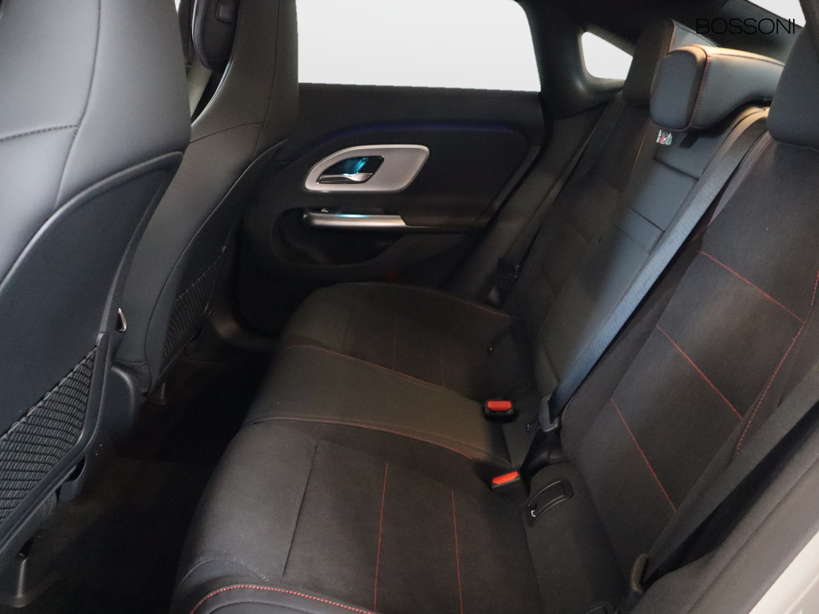 8 - Mercedes CLA 200 amg line premium auto