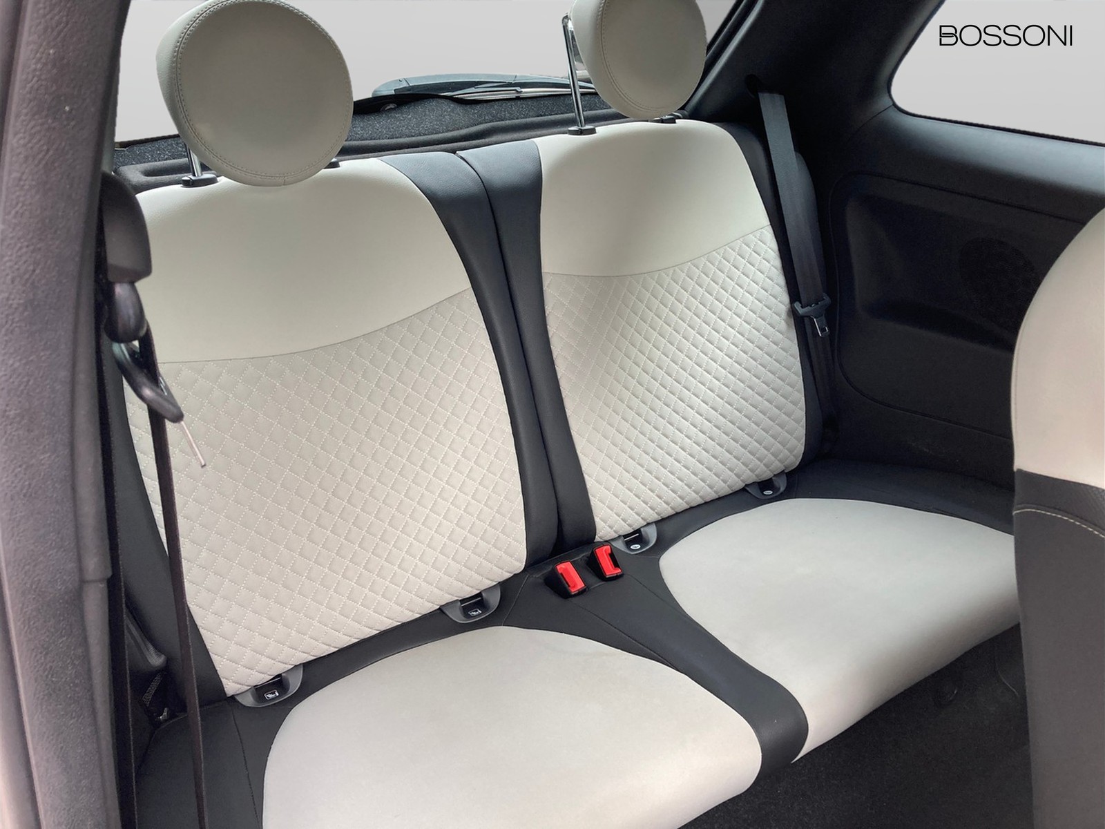 9 - Fiat 500 1.0 firefly hybrid 70cv dolcevita