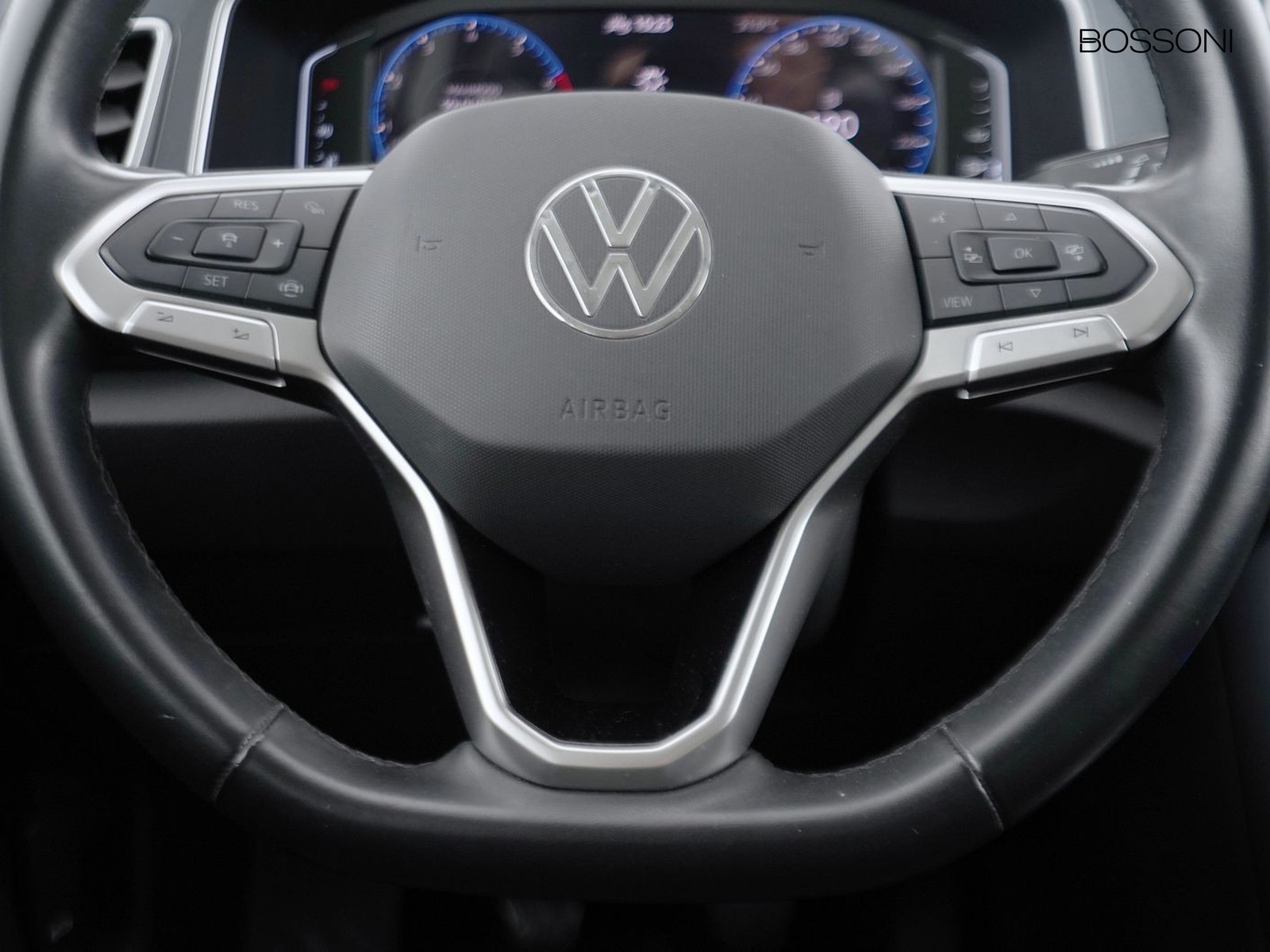 15 - Volkswagen T-Roc 1.0 tsi 110cv style