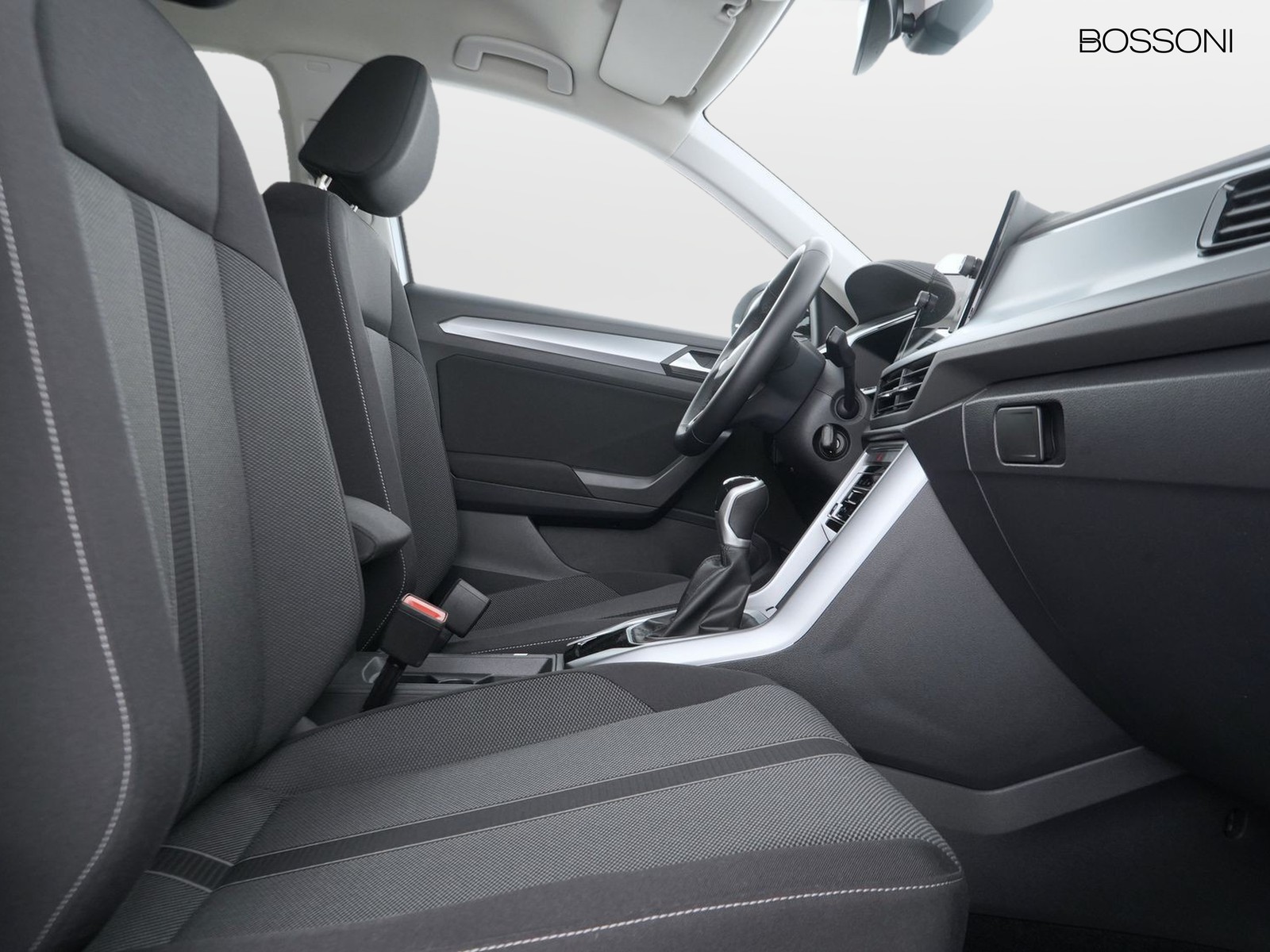 8 - Volkswagen T-Roc 1.0 tsi sport