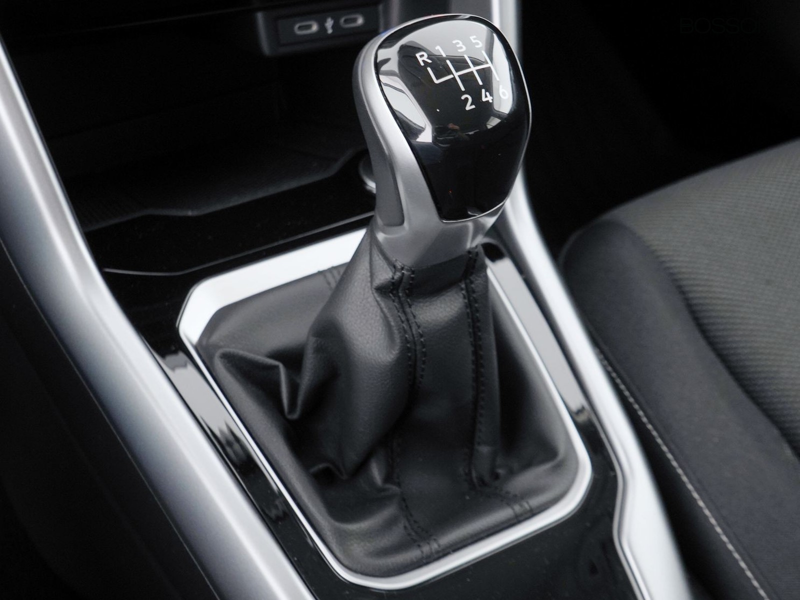 23 - Volkswagen T-Roc 1.0 tsi sport