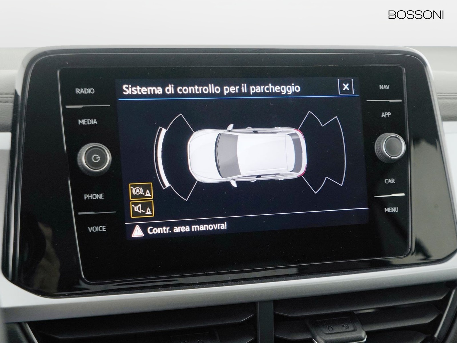 29 - Volkswagen T-Roc 1.0 tsi sport