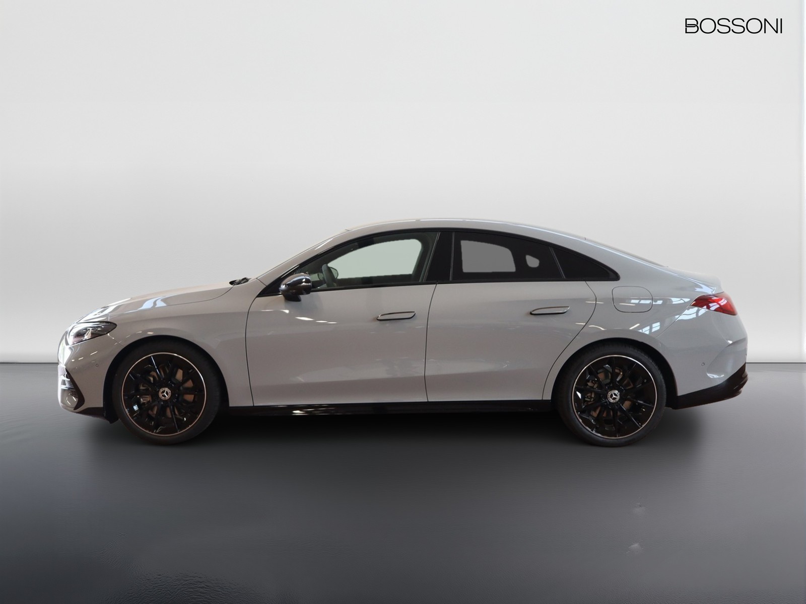 3 - Mercedes CLA 200 amg line premium 4matic auto