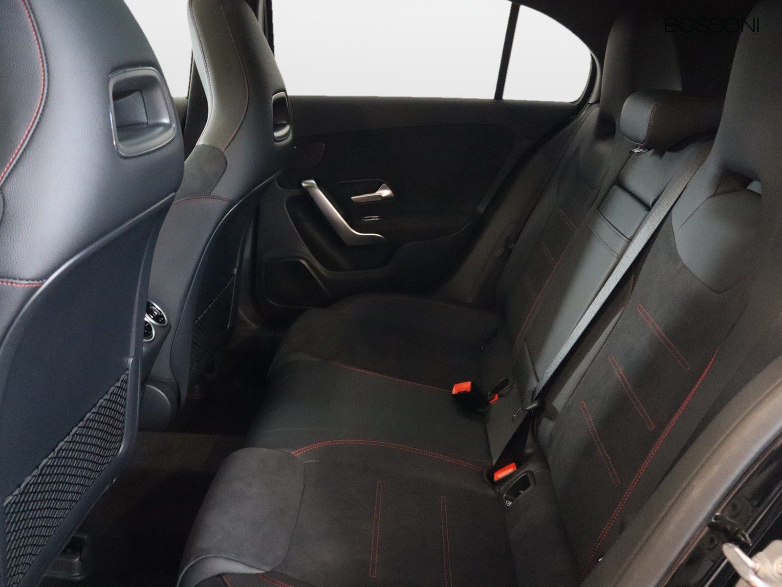 8 - Mercedes Classe A 250 amg line premium 4matic speedshift dct amg 8g