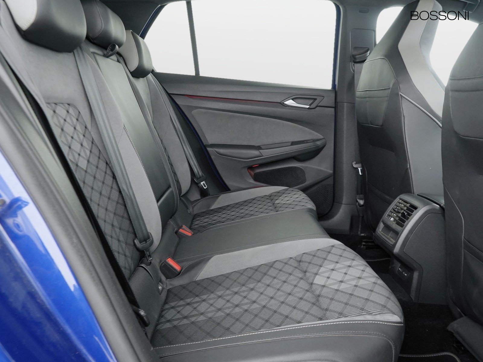 9 - Volkswagen Golf 1.5 tsi evo act 150cv r-line