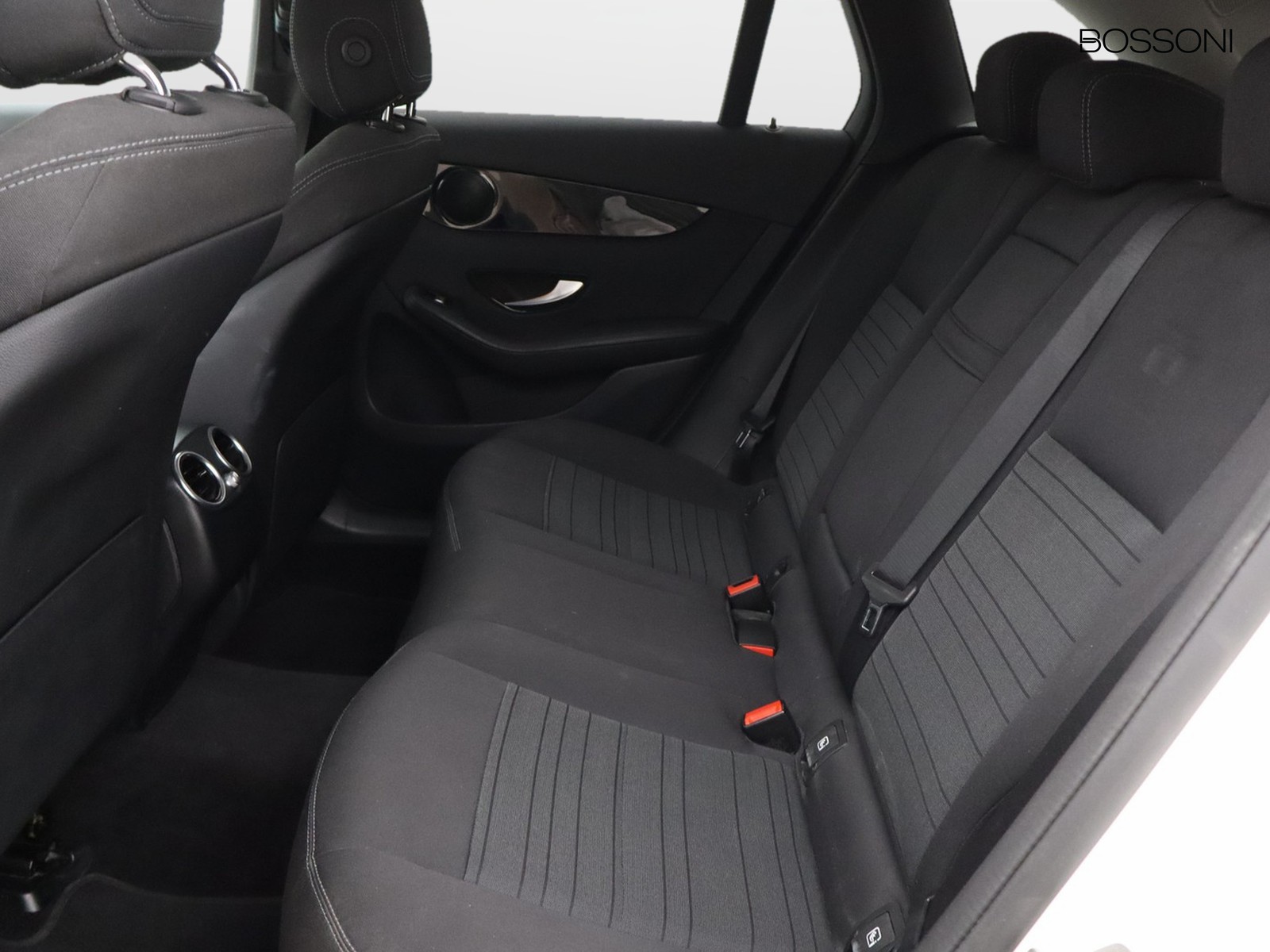 8 - Mercedes GLC suv 220 d business 4matic 9g-tronic plus