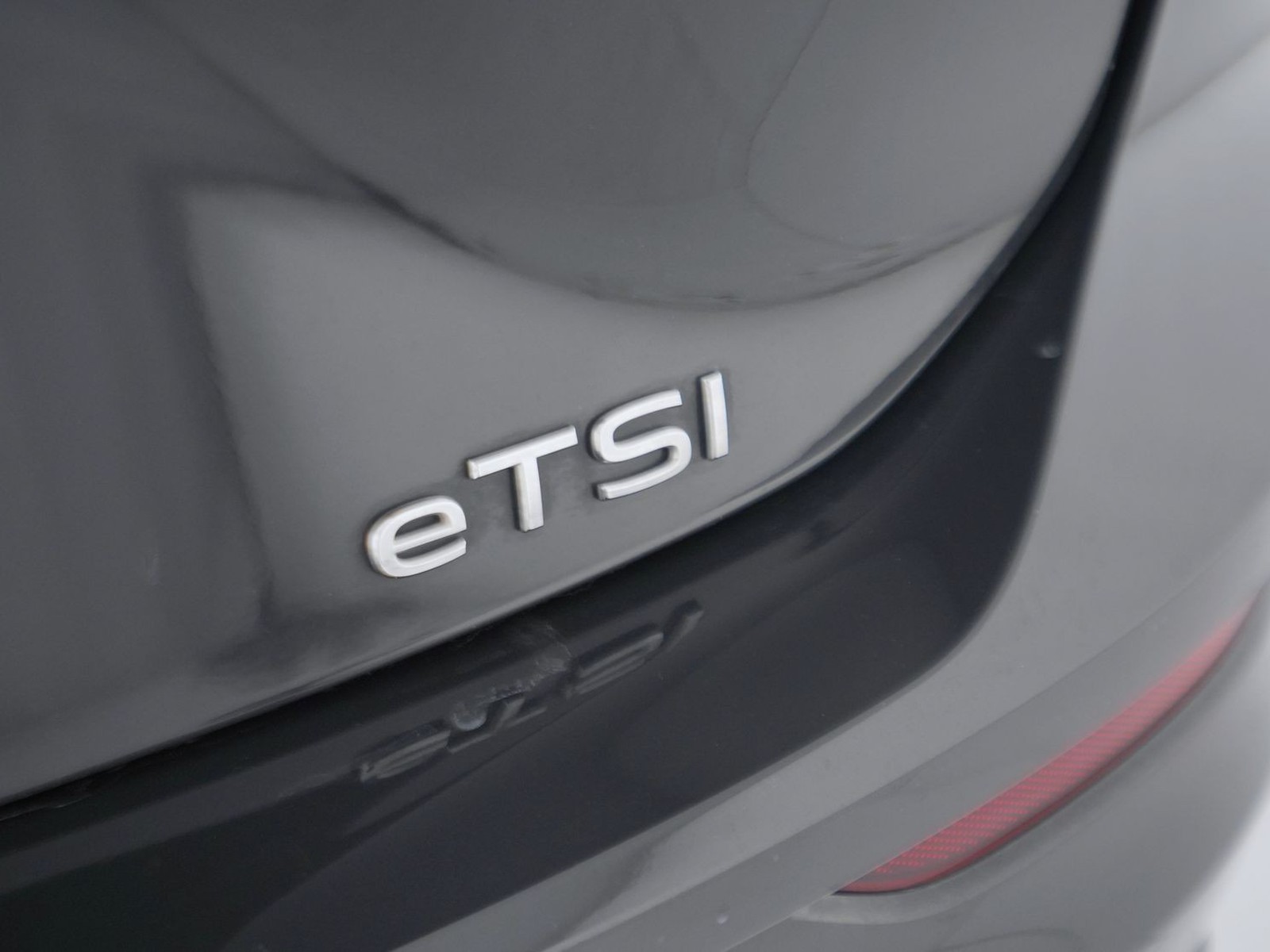 33 - Volkswagen Golf variant 1.0 etsi evo 110cv life dsg