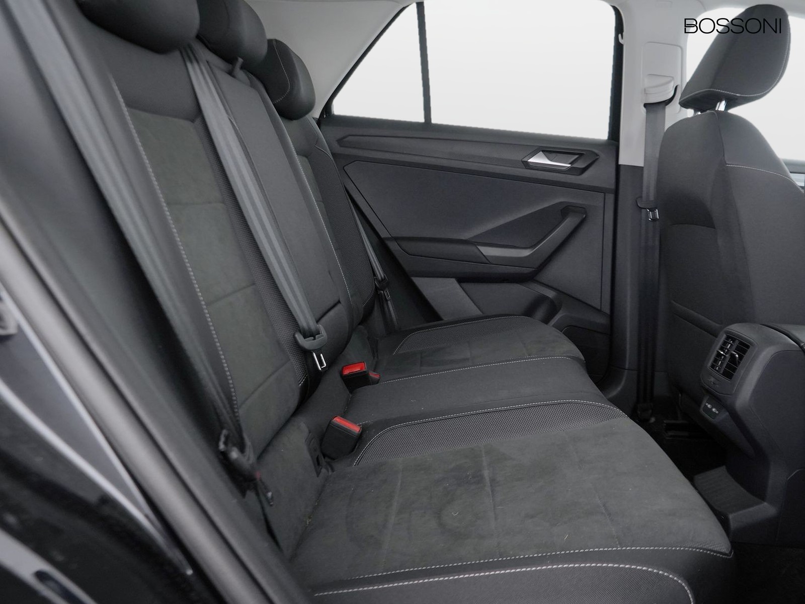 9 - Volkswagen T-Roc 2.0 tdi scr 150cv style 4motion dsg