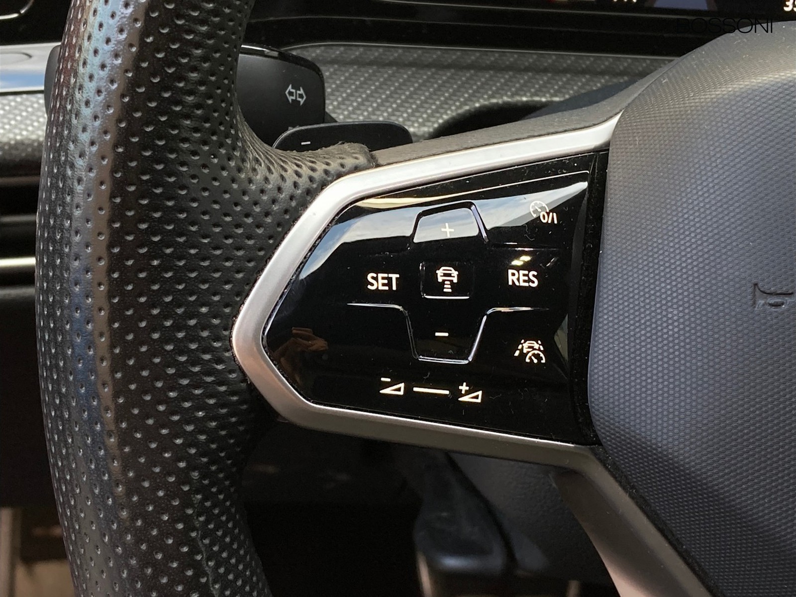 14 - Volkswagen Golf 1.5 etsi evo act 130cv r-line dsg