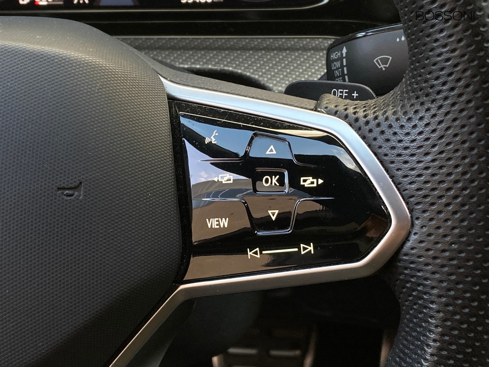15 - Volkswagen Golf 1.5 etsi evo act 130cv r-line dsg
