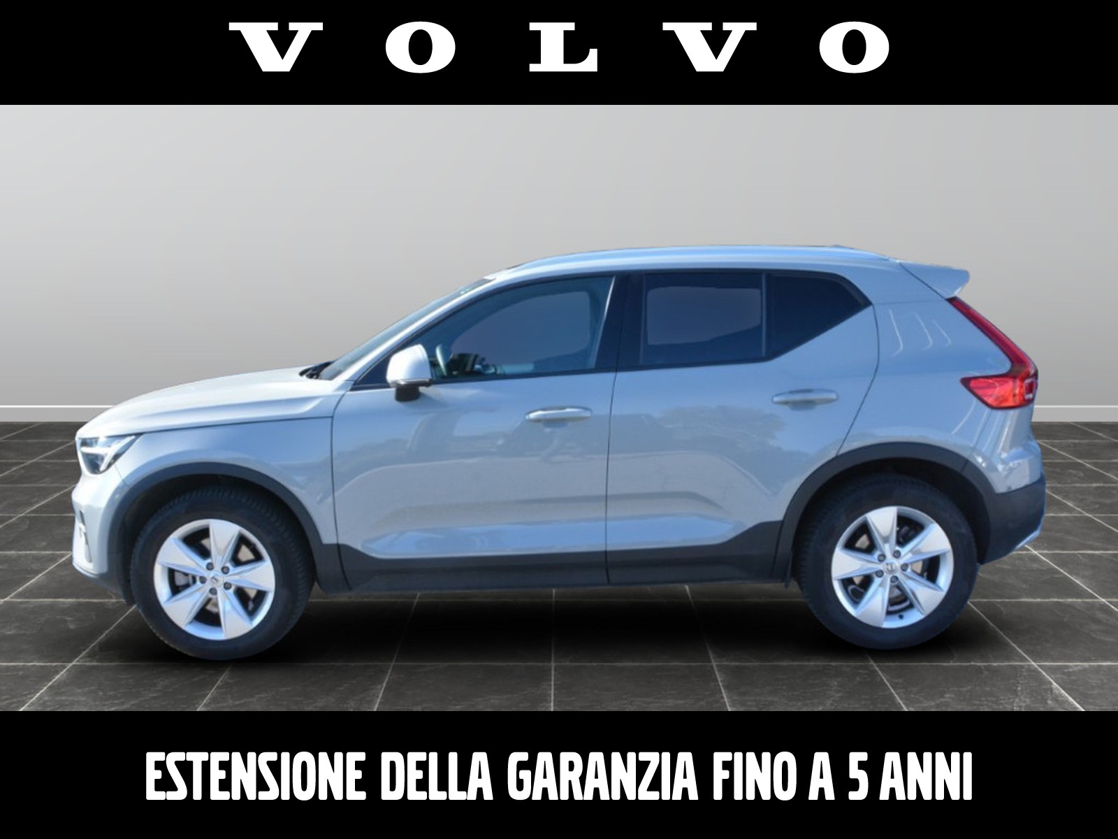 24 - Volvo XC40 2.0 b3 core automatico