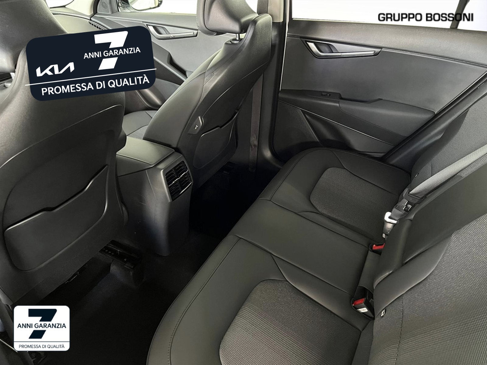 8 - Kia Niro 1.6 gdi hev tri-fuel 126cv style dct6