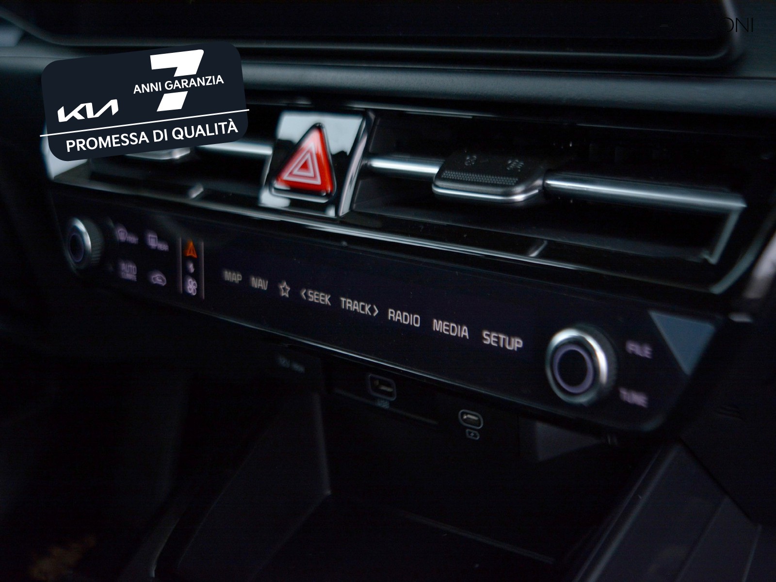 11 - Kia Niro 1.6 gdi hev tri-fuel 126cv style dct6