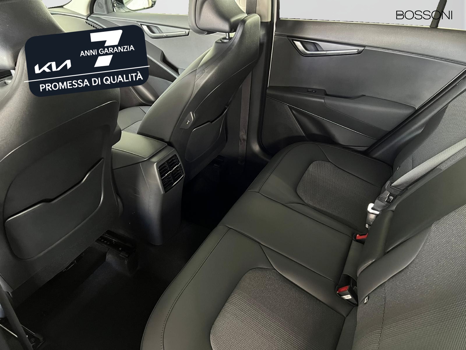 8 - Kia Niro 1.6 gdi hev tri-fuel 126cv style dct6