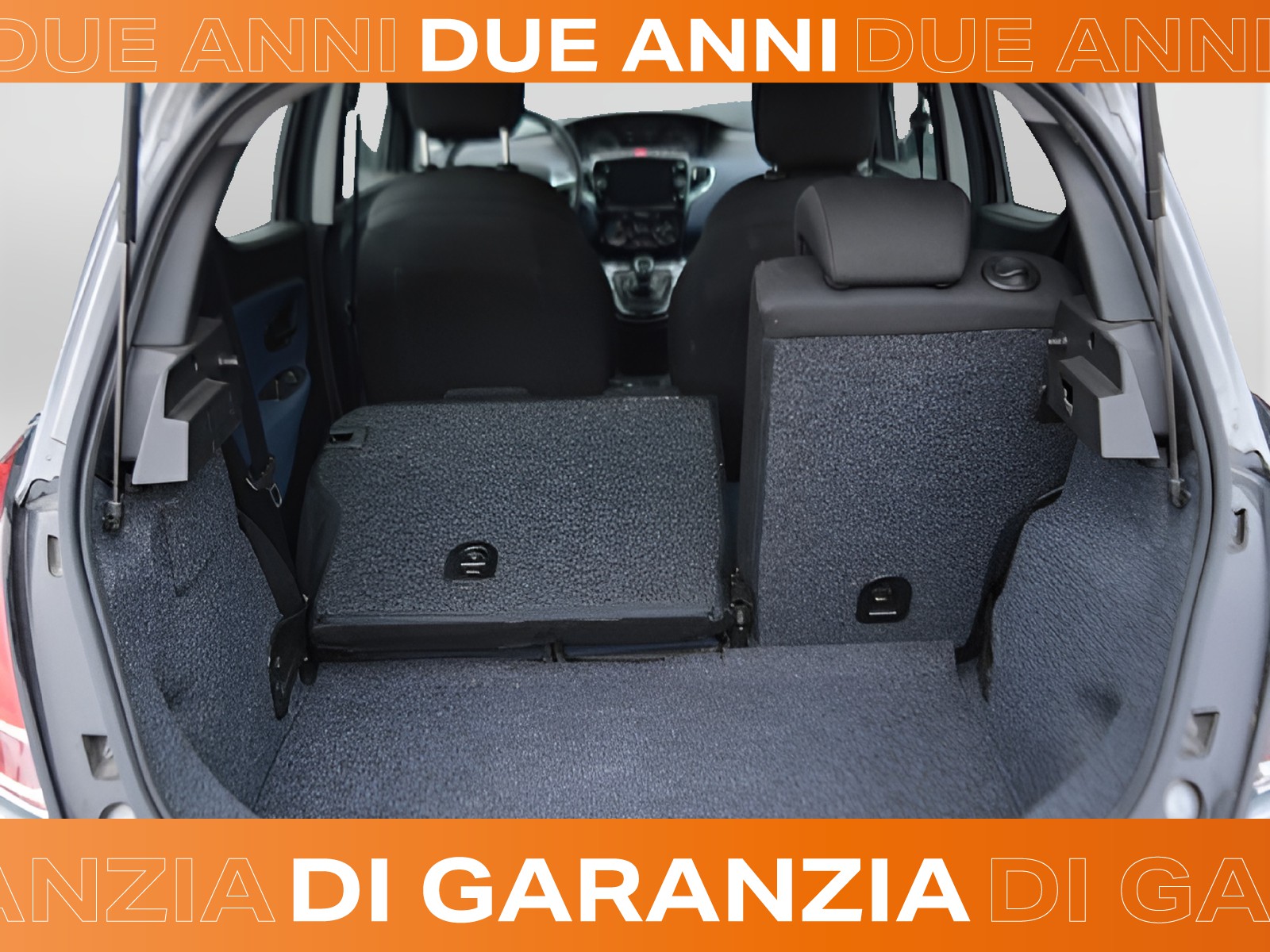 15 - Lancia Ypsilon 1.0 firefly hybrid 70cv platino s&s