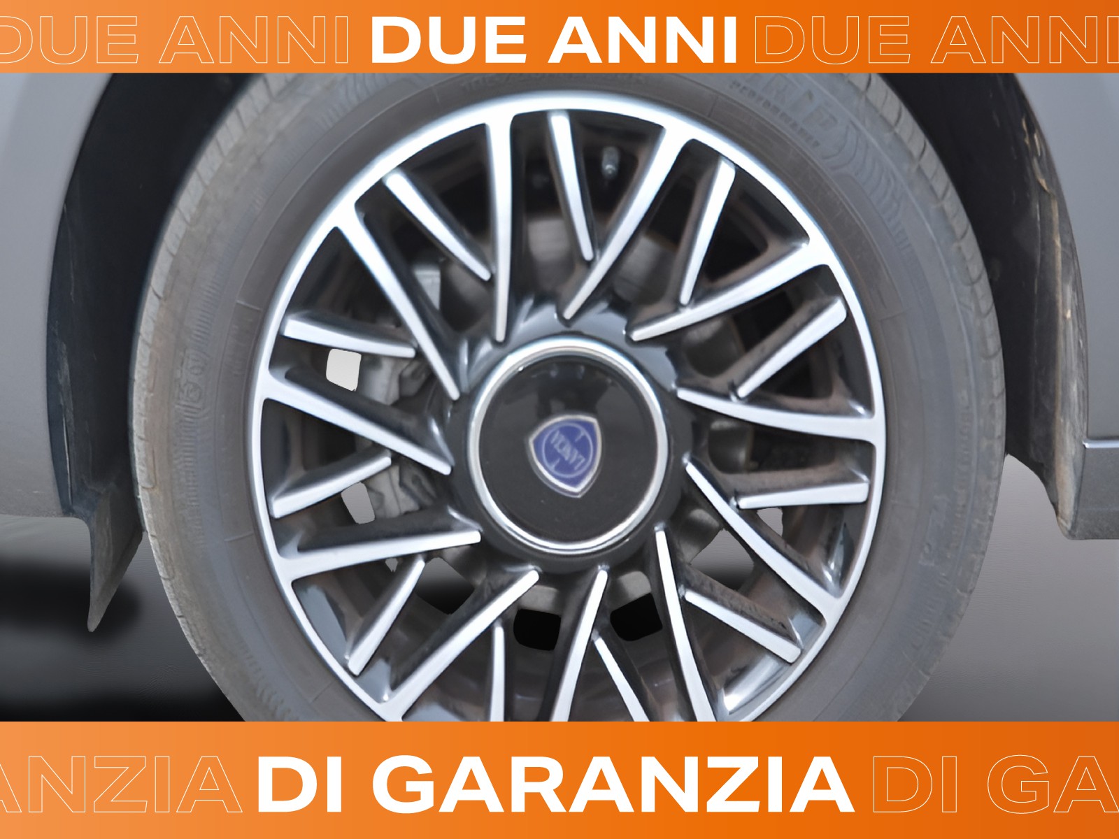 17 - Lancia Ypsilon 1.0 firefly hybrid 70cv platino s&s