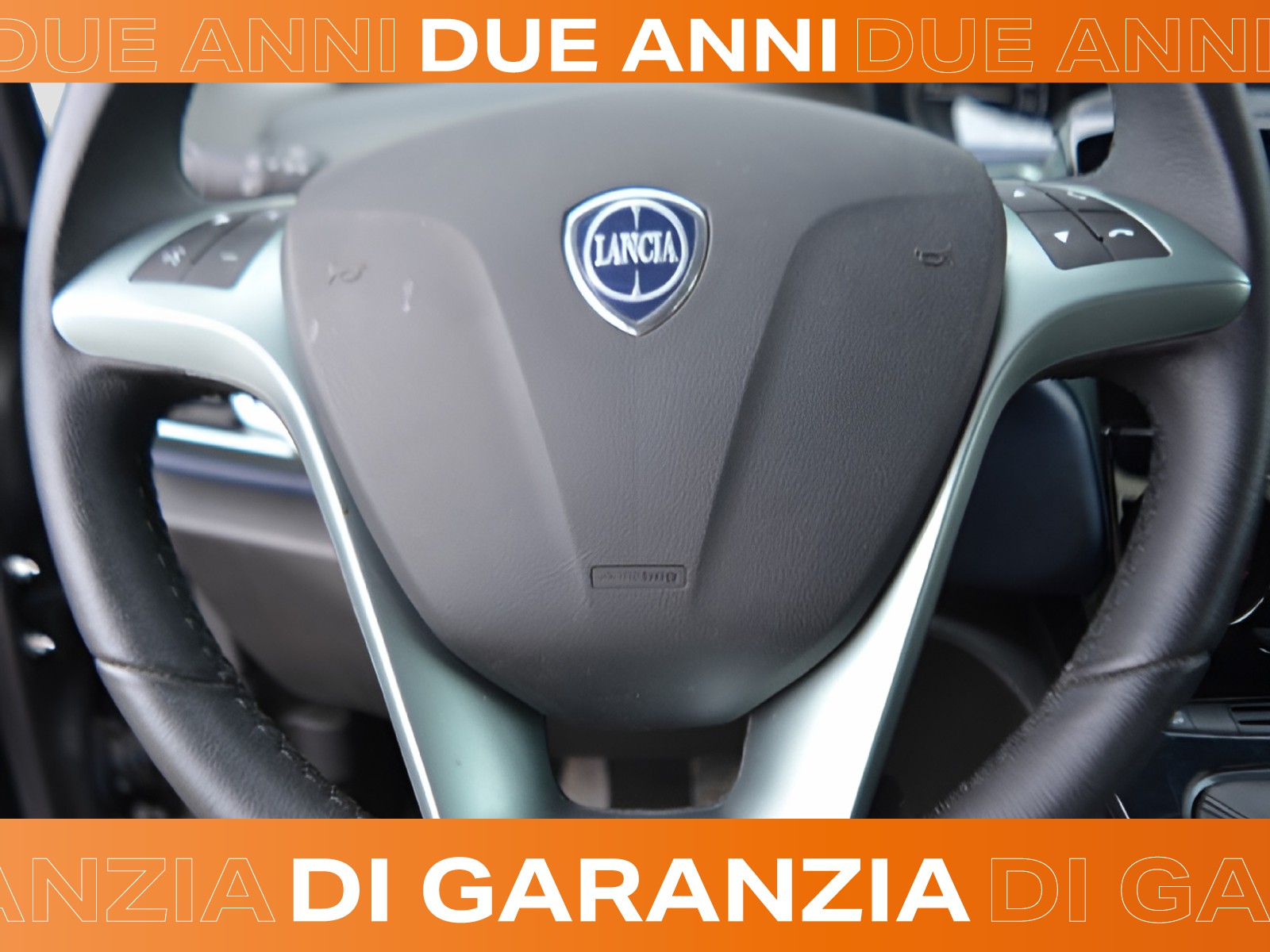 18 - Lancia Ypsilon 1.0 firefly hybrid 70cv platino s&s