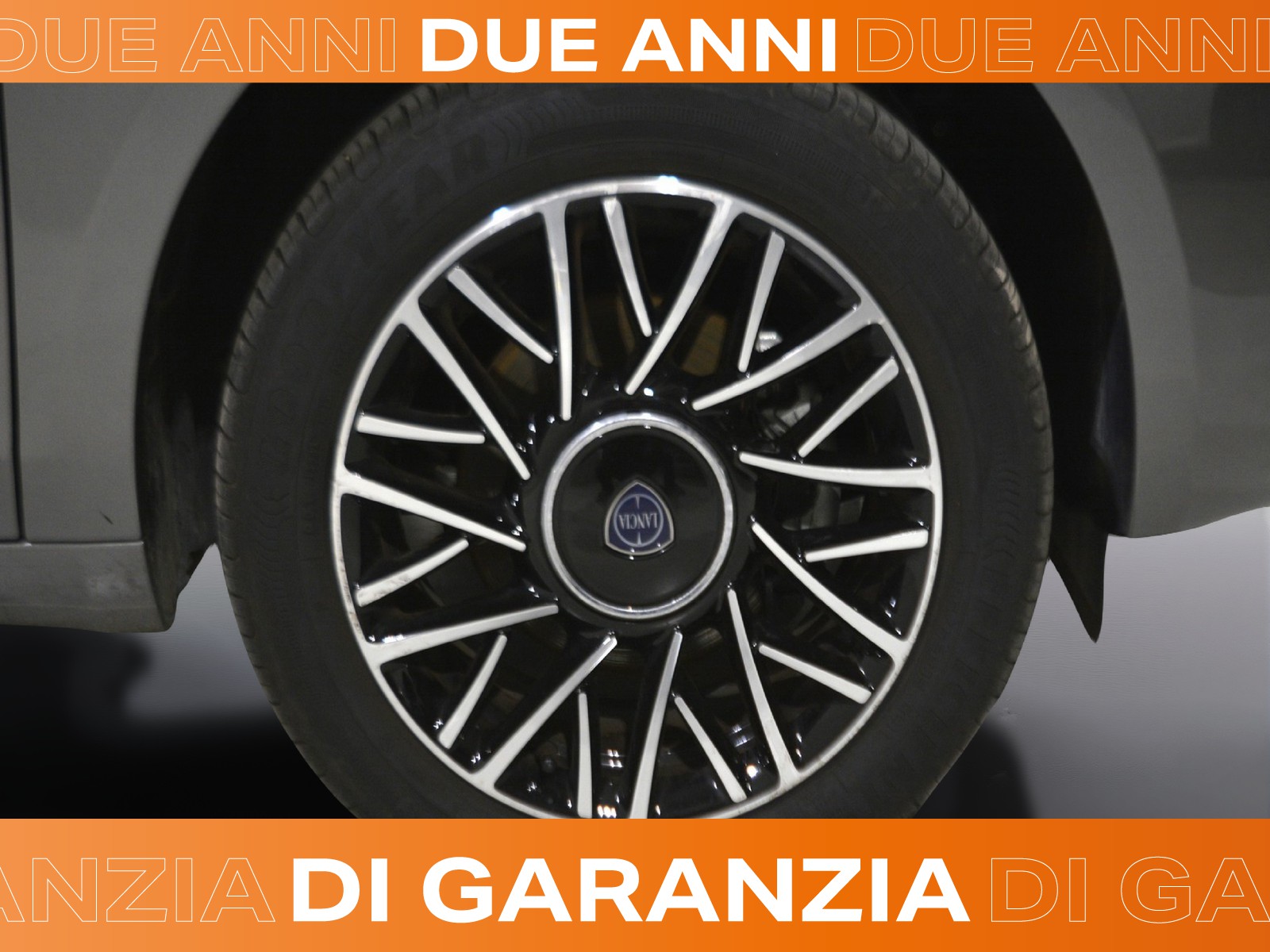 17 - Lancia Ypsilon 1.0 firefly hybrid 70cv platino s&s