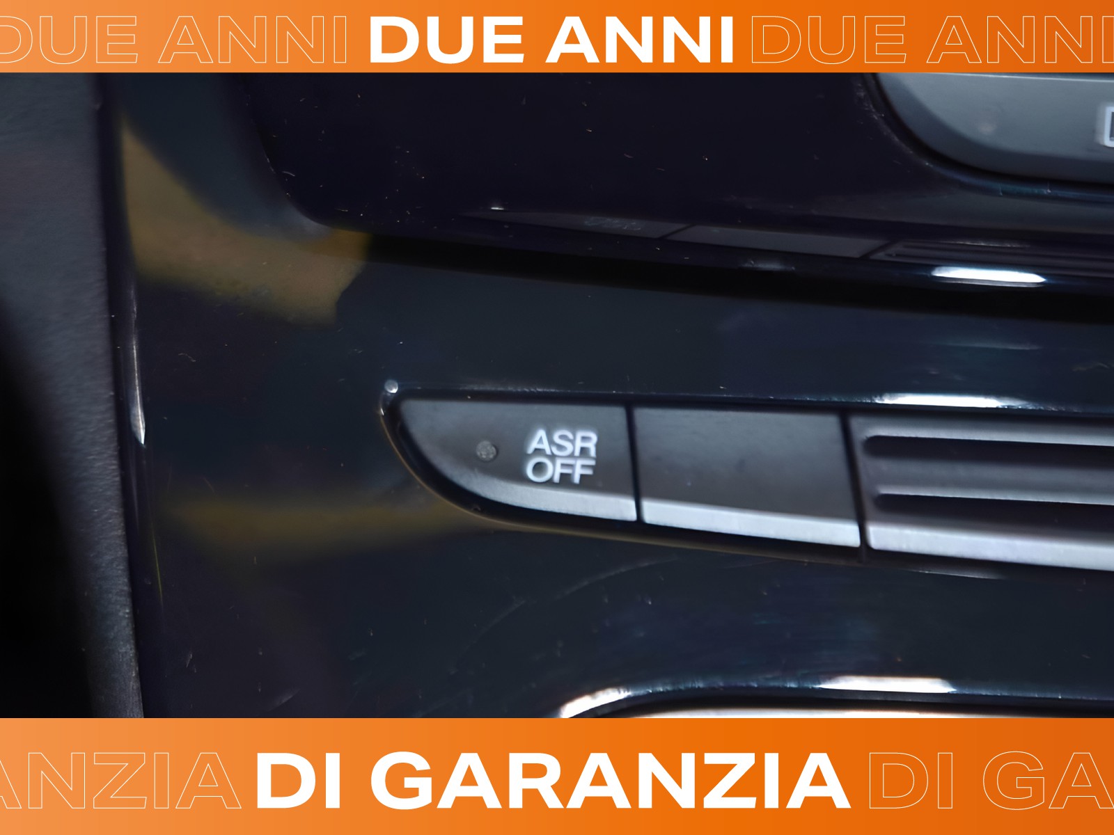 18 - Lancia Ypsilon 1.0 firefly hybrid 70cv platino s&s