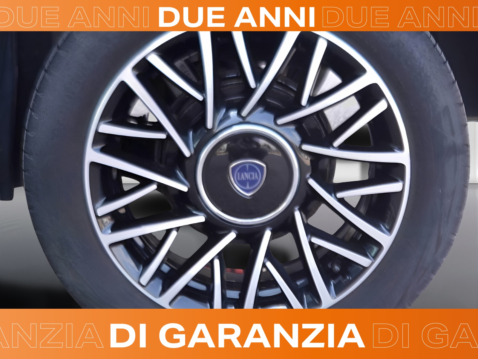 17 - Lancia Ypsilon 1.0 firefly hybrid 70cv platino s&s