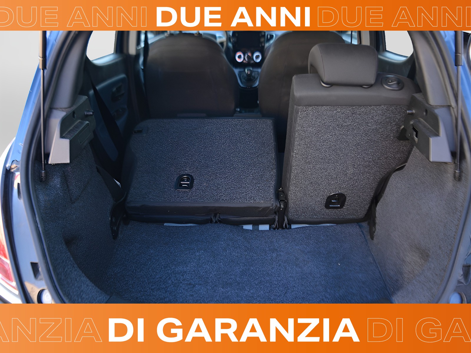 15 - Lancia Ypsilon 1.0 firefly hybrid 70cv platino s&s