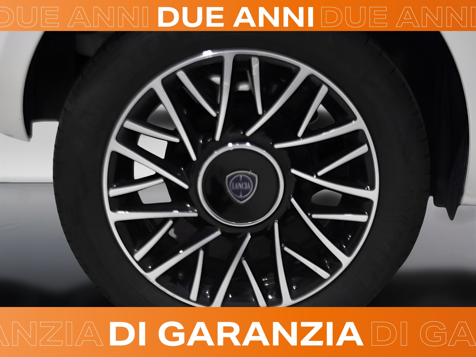 17 - Lancia Ypsilon 1.0 firefly hybrid 70cv platino s&s