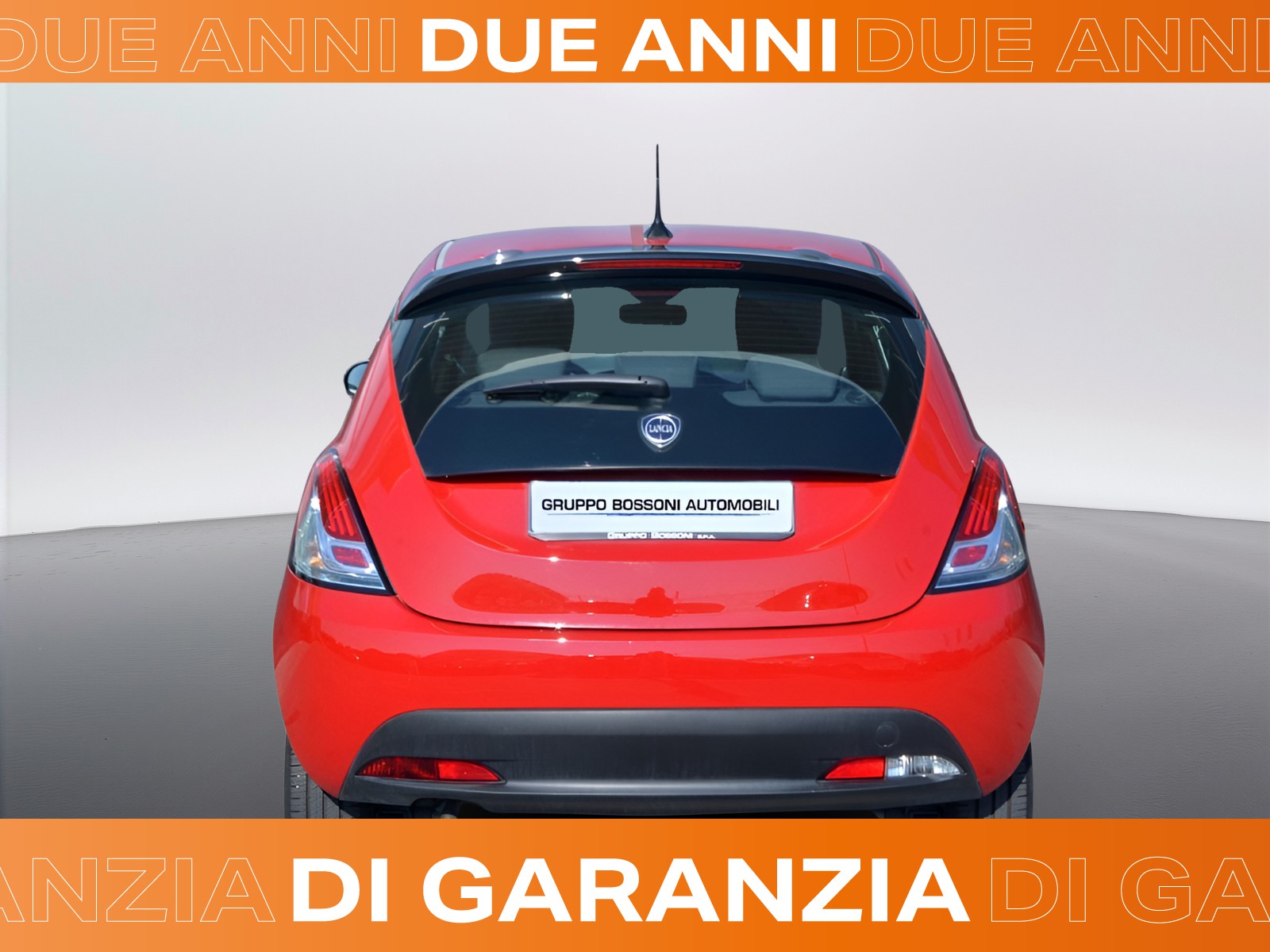 4 - Lancia Ypsilon 1.0 firefly hybrid 70cv oro s&s