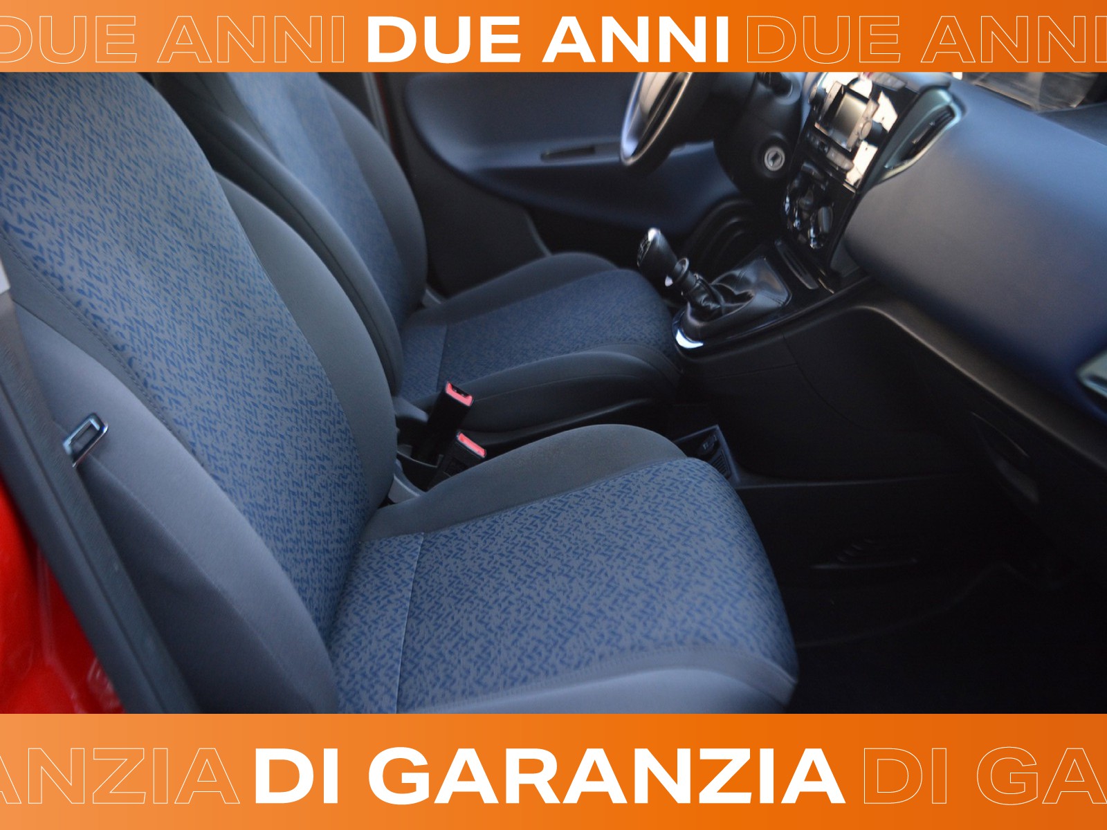 5 - Lancia Ypsilon 1.0 firefly hybrid 70cv oro s&s